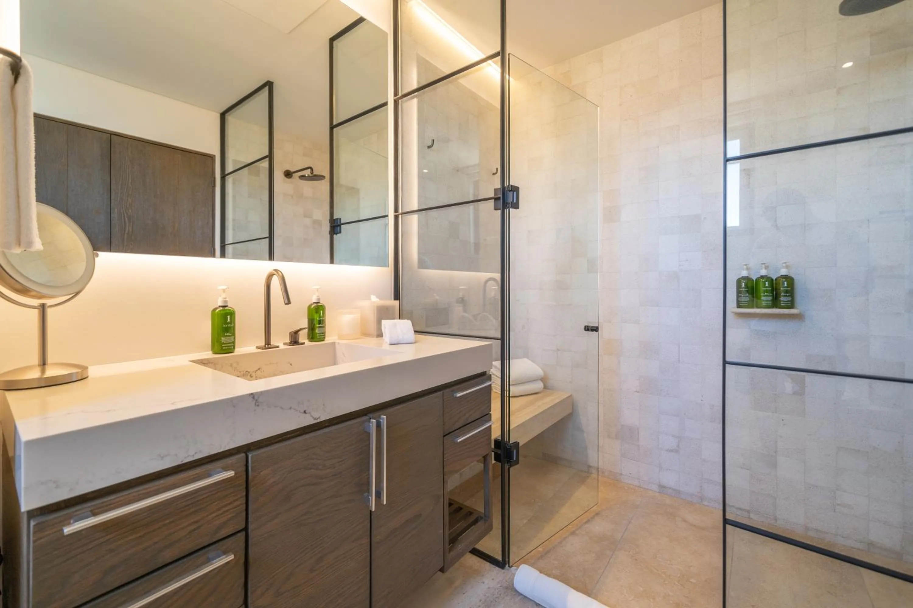 Bathroom in 1 Homes Preview Cabo