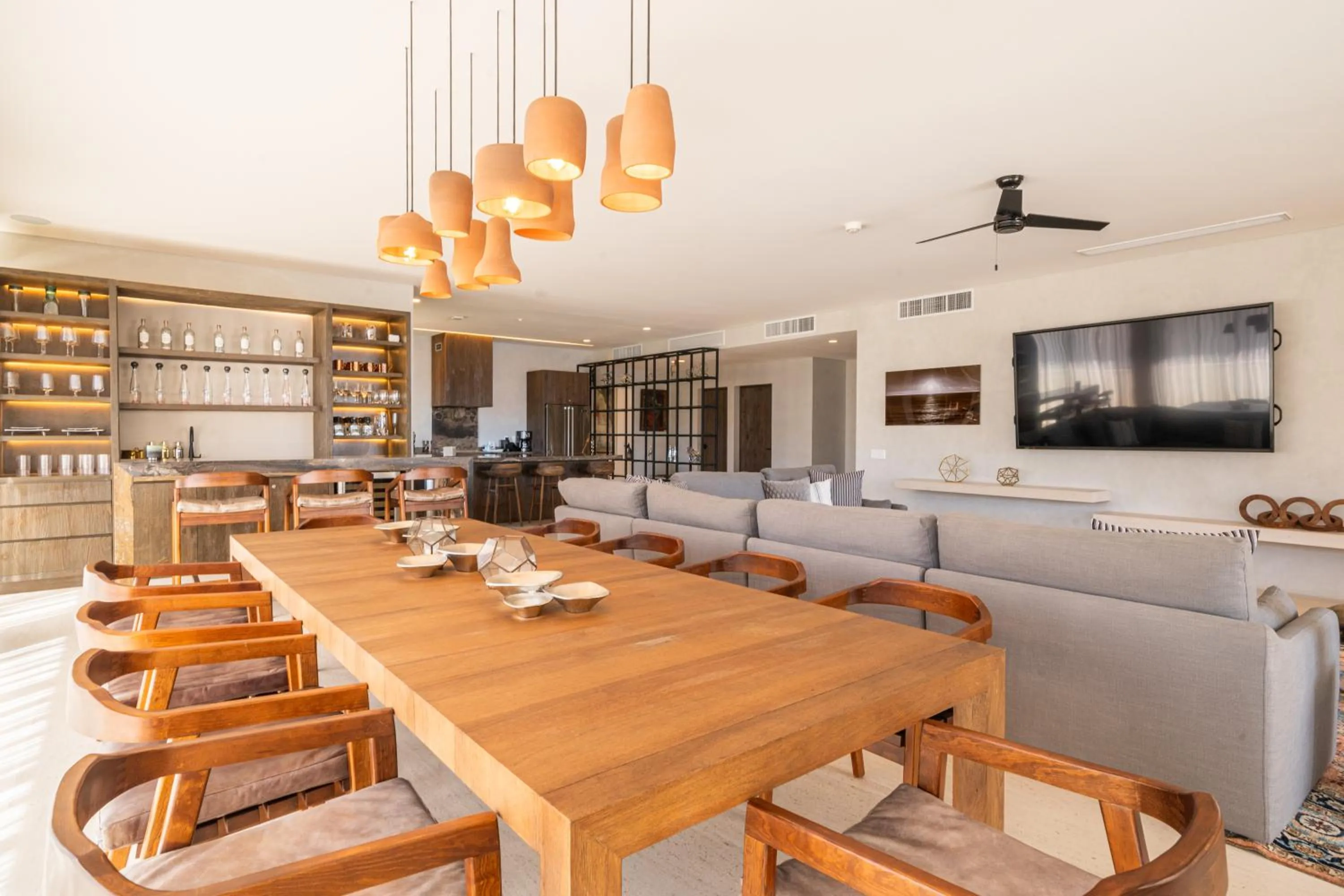 TV and multimedia in 1 Homes Preview Cabo