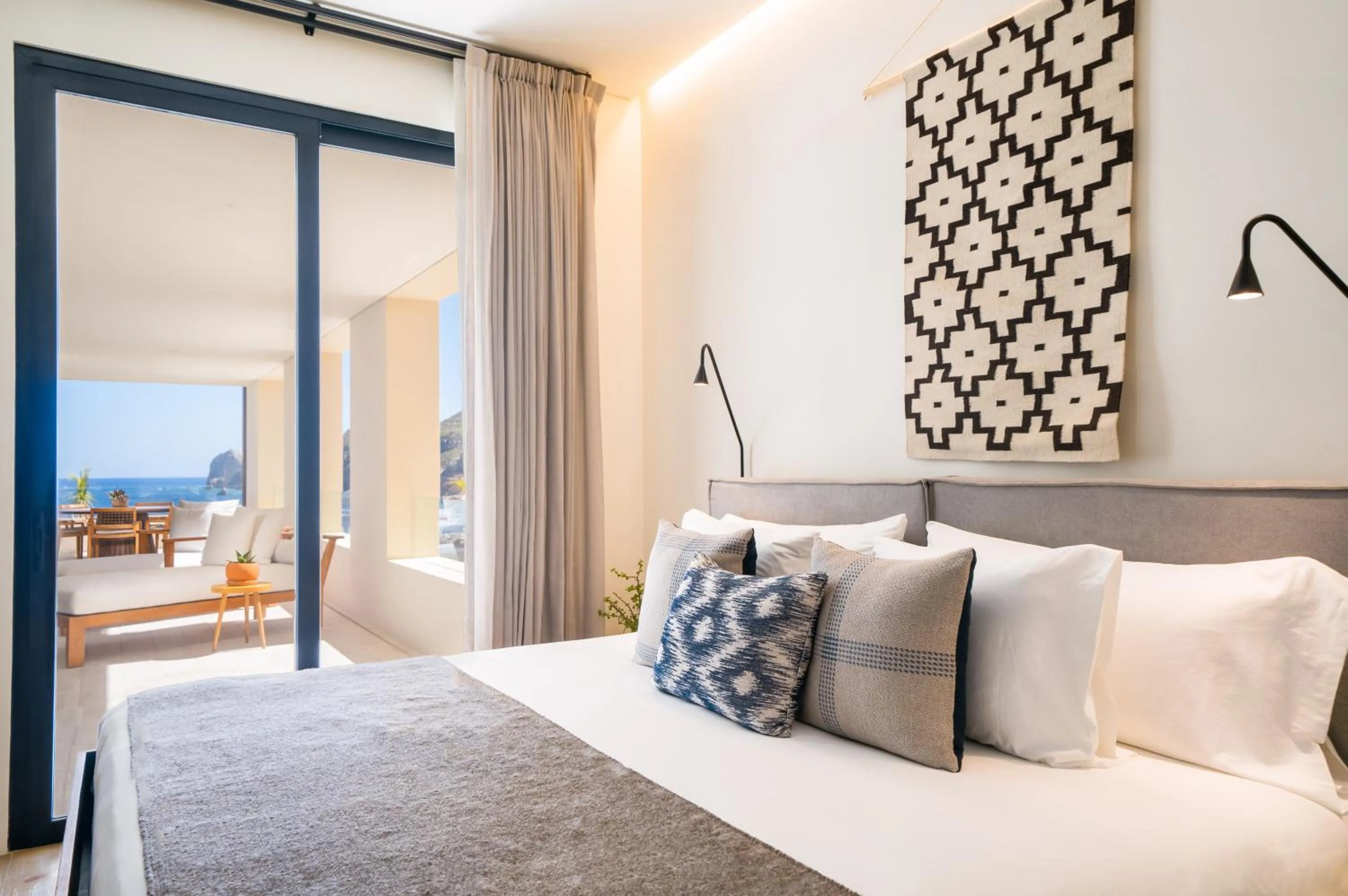 Bedroom, Bed in 1 Homes Preview Cabo