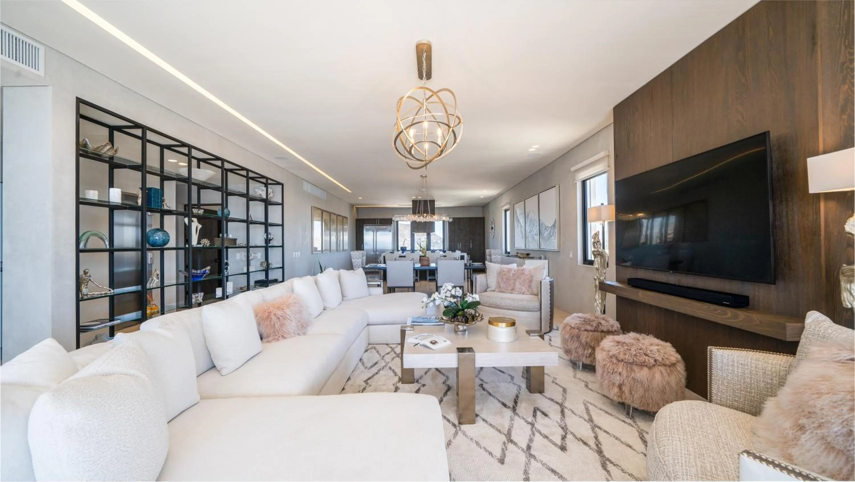 Evening entertainment in 1 Homes Preview Cabo