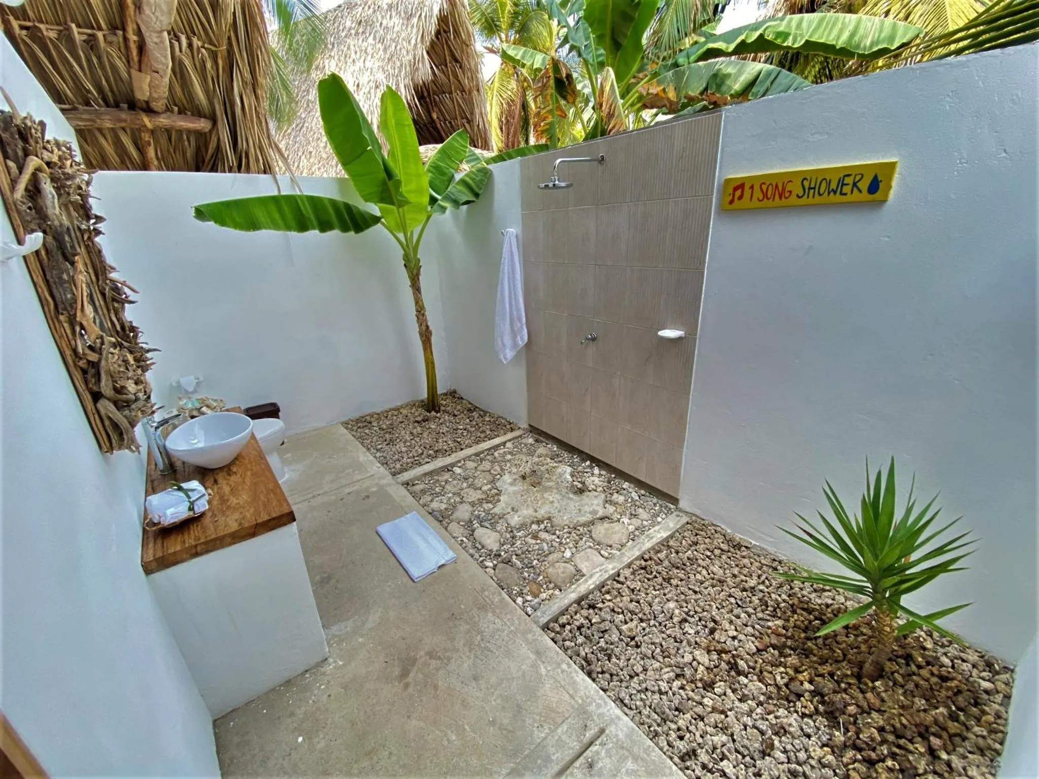 Open Air Bath in Isla Fuerte - Wiji Island House