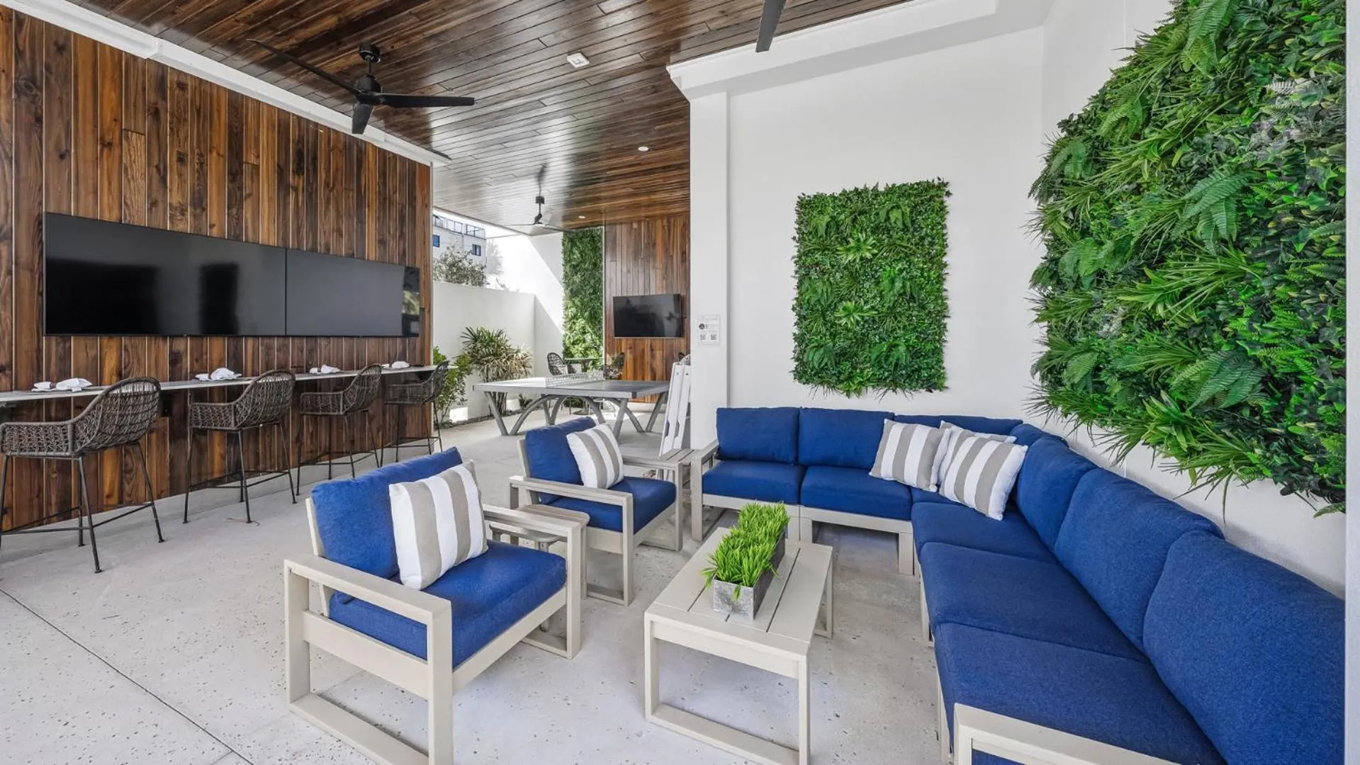 Communal lounge/ TV room in The Upper Deck