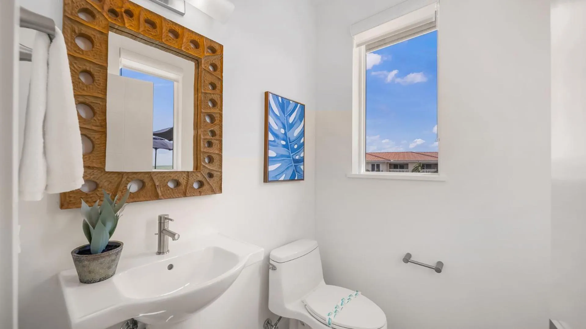 Toilet in The Upper Deck