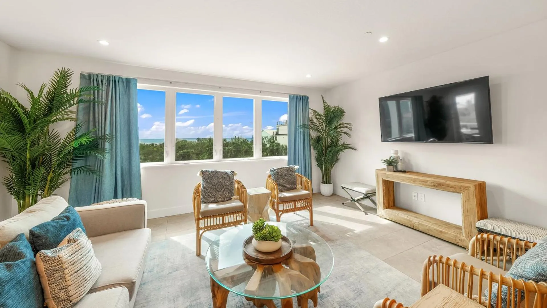 TV and multimedia in The Upper Deck