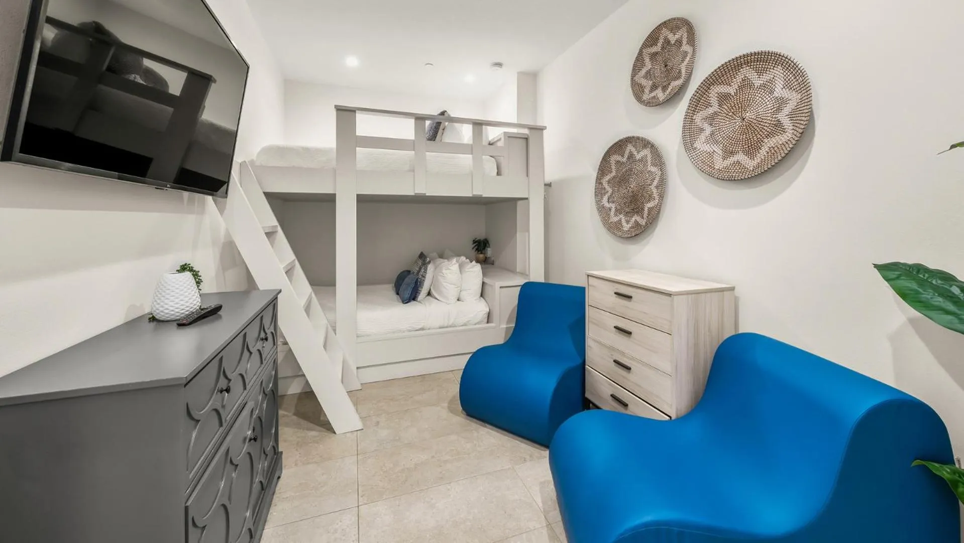 Bed in The Upper Deck