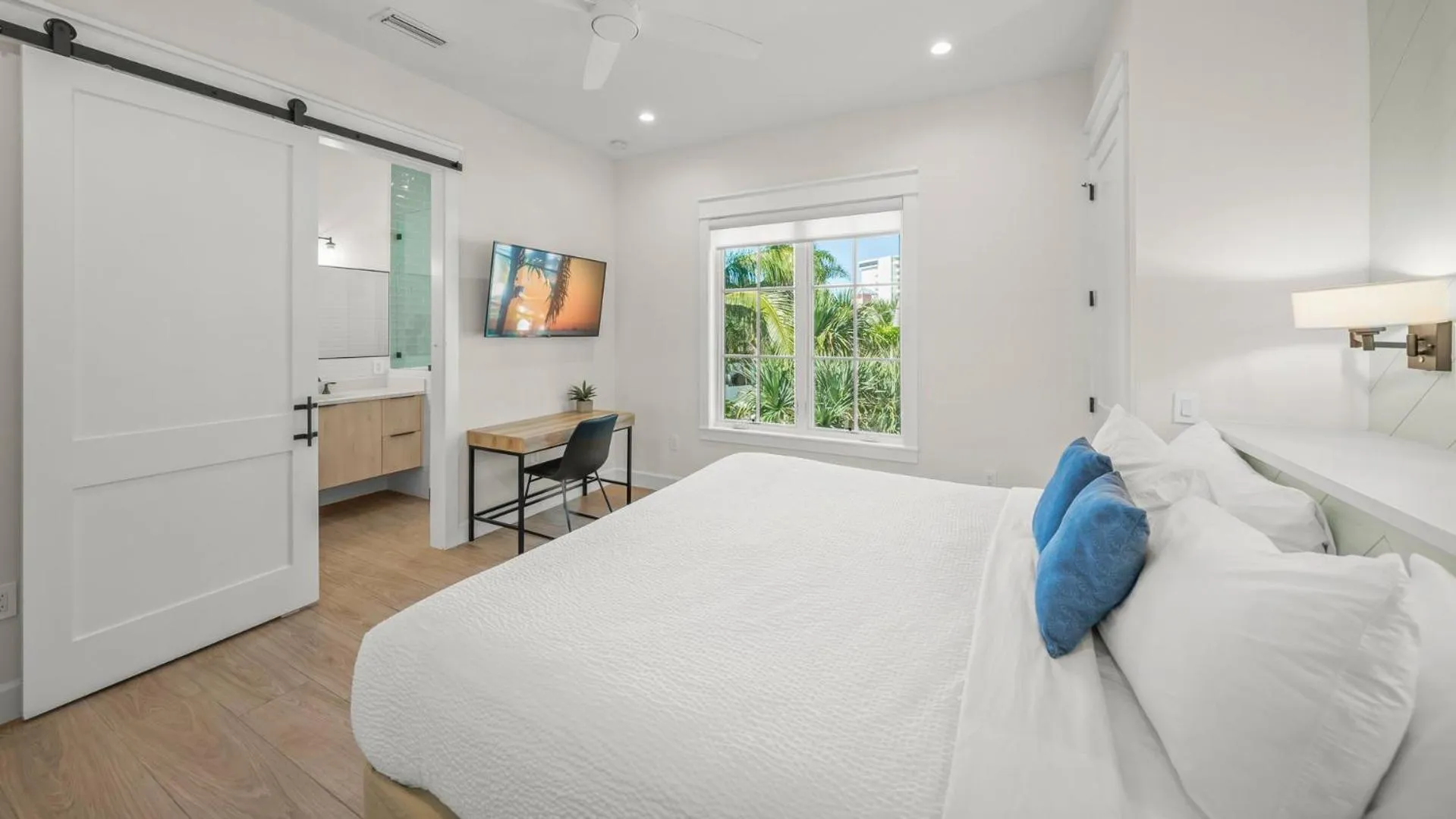 Other, Bed in The Oasis