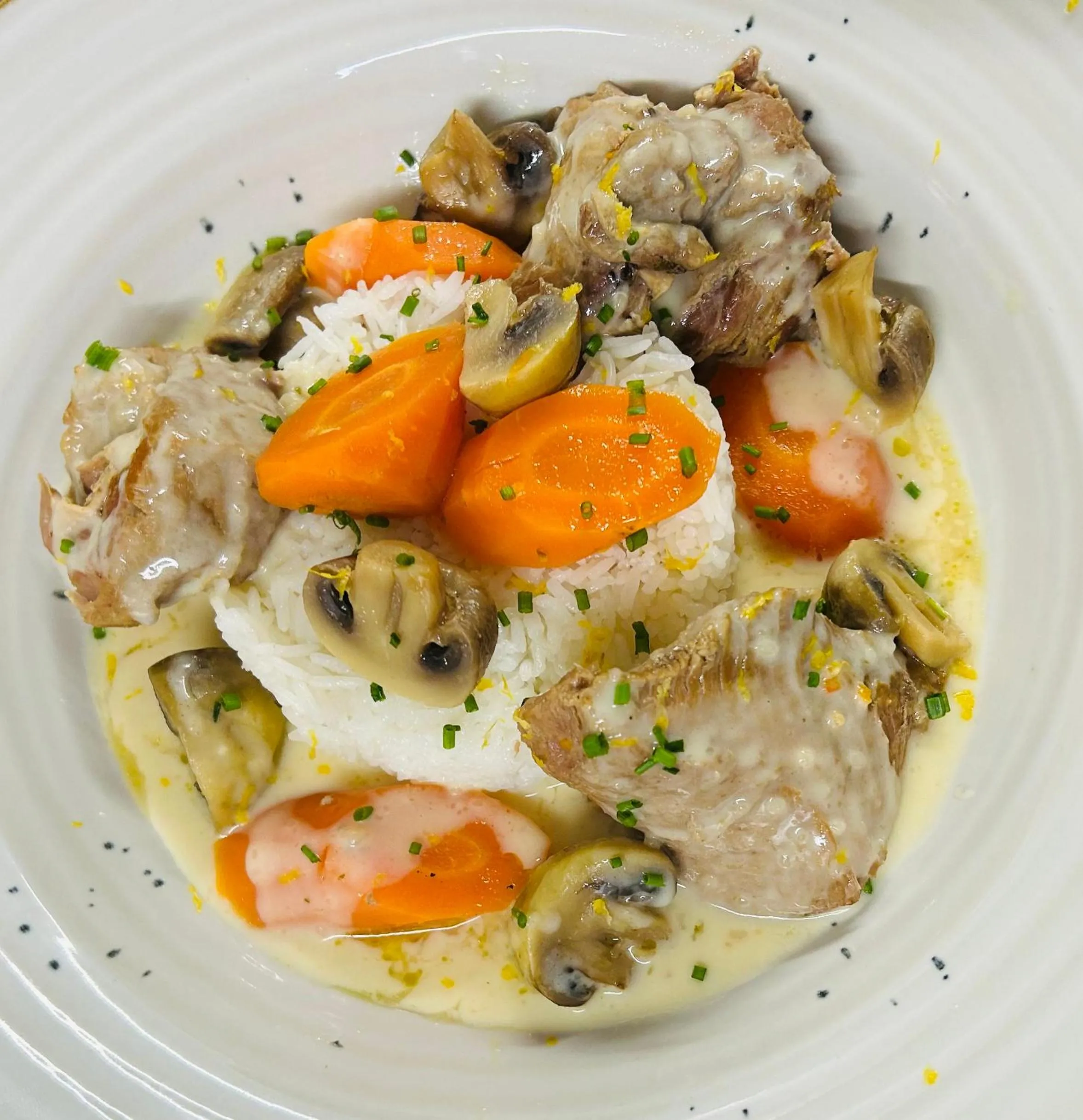 Restaurant/places to eat in Villa Hotel