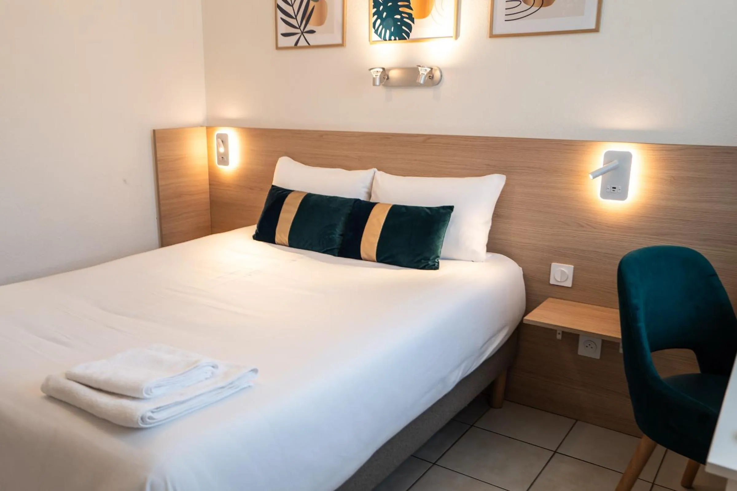 Bedroom, Bed in Villa Hotel