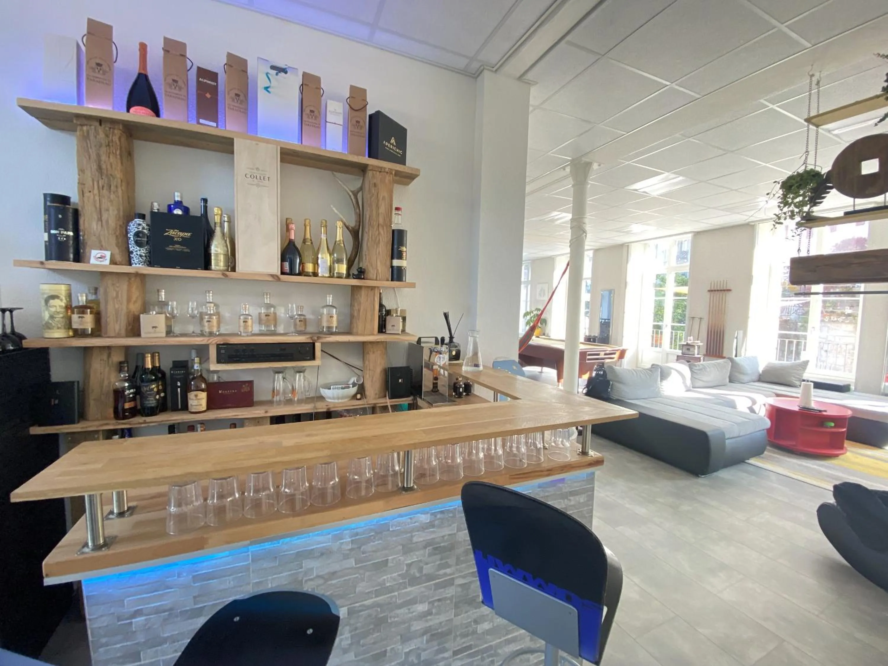 Lounge or bar in The 5 Continents I by Stay Swiss