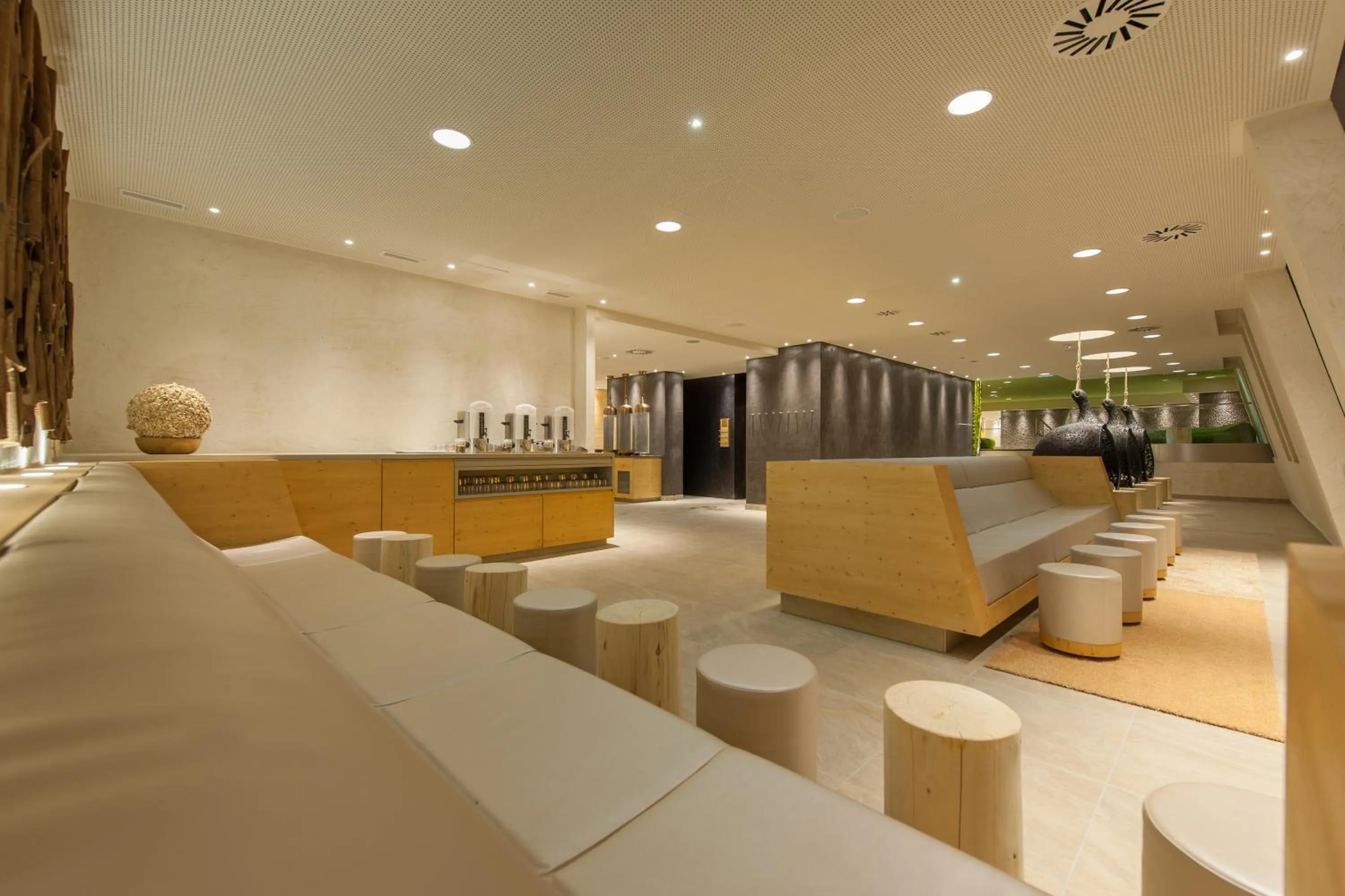 Lobby or reception in Aqua Dome 4 Sterne Superior Hotel & Tirol Therme Längenfeld