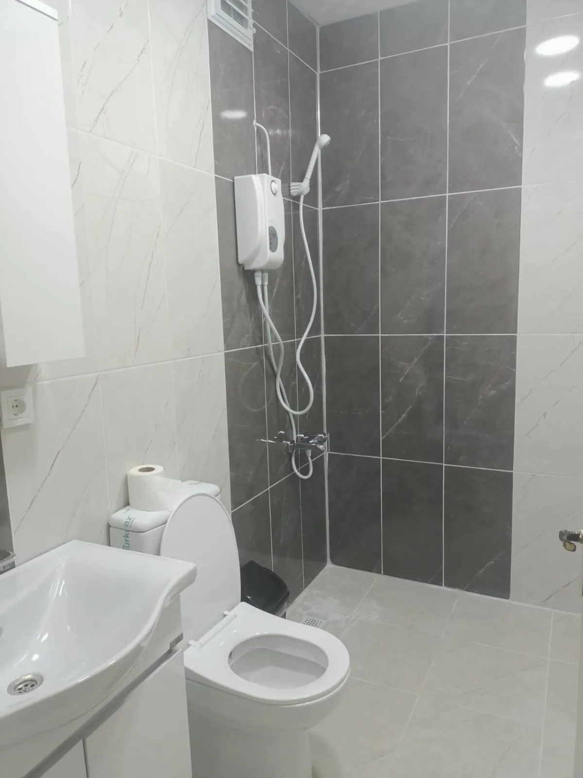 Shower in Zafer Hostel