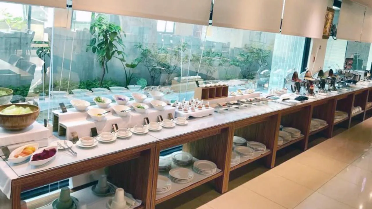 Restaurant/places to eat in All-Ur Boutique Motel - KaoHsiung Branch