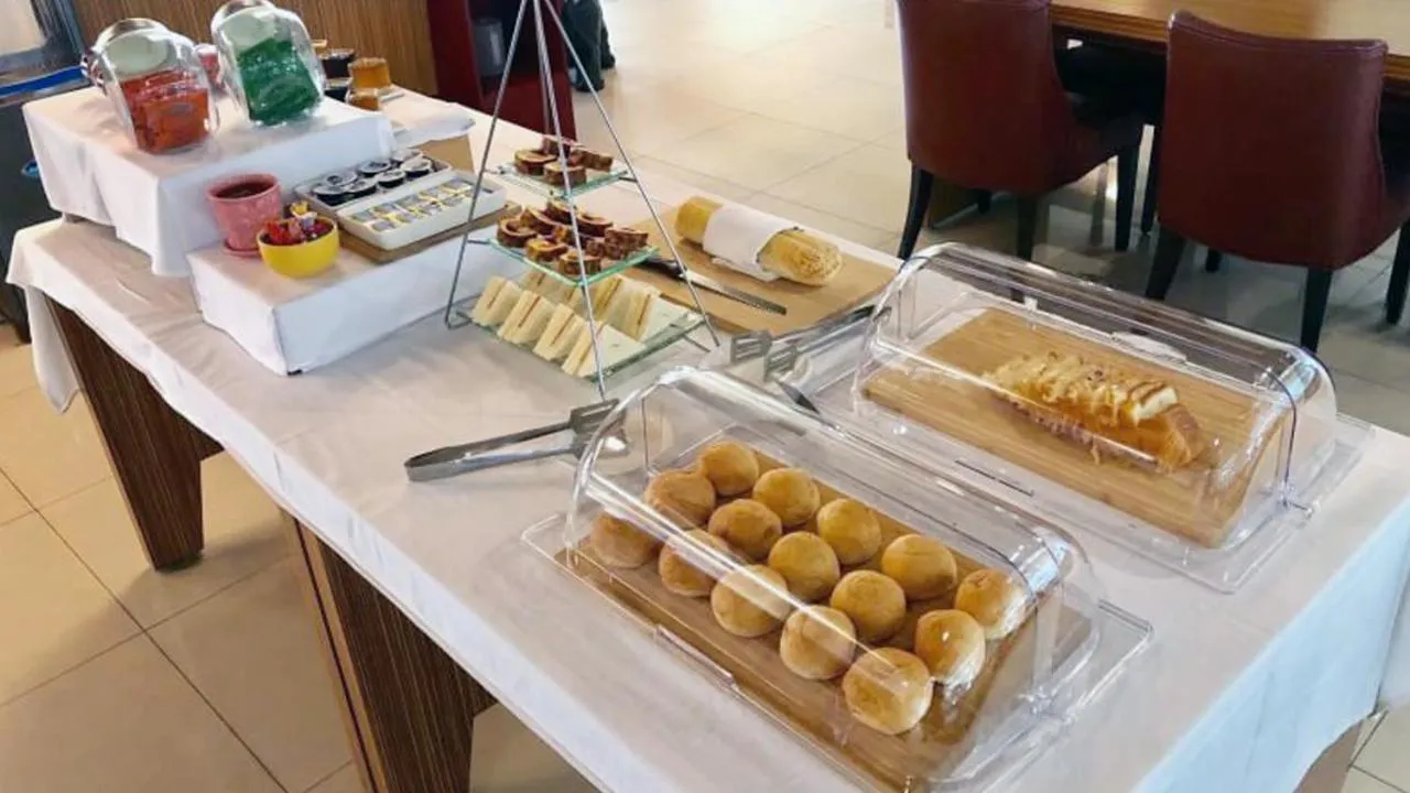 Restaurant/places to eat in All-Ur Boutique Motel - KaoHsiung Branch