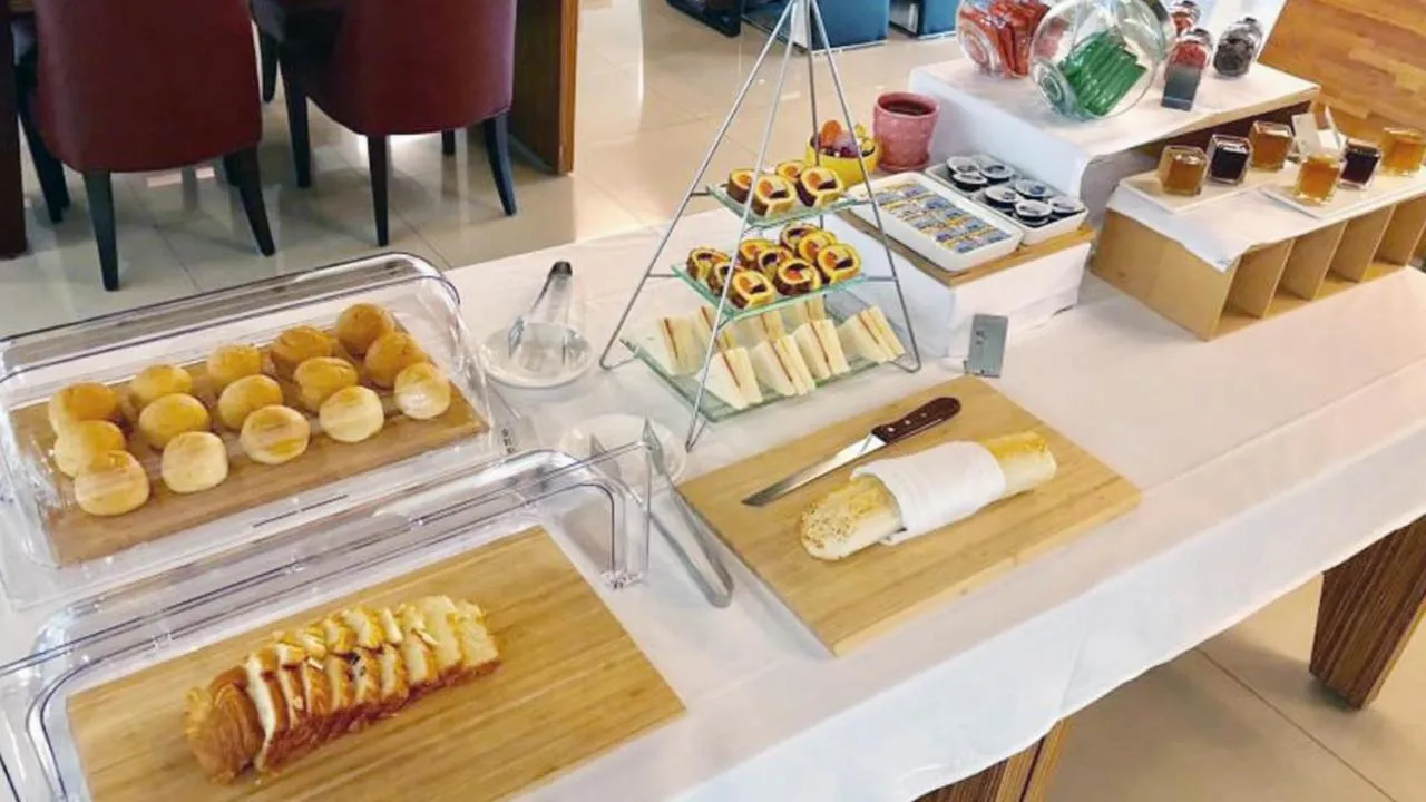 Restaurant/places to eat in All-Ur Boutique Motel - KaoHsiung Branch