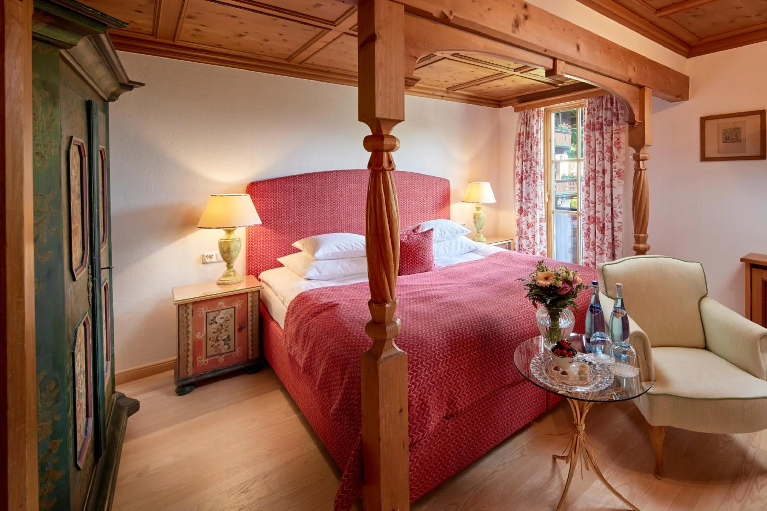 Bed in Relais & Châteaux Hotel Tennerhof
