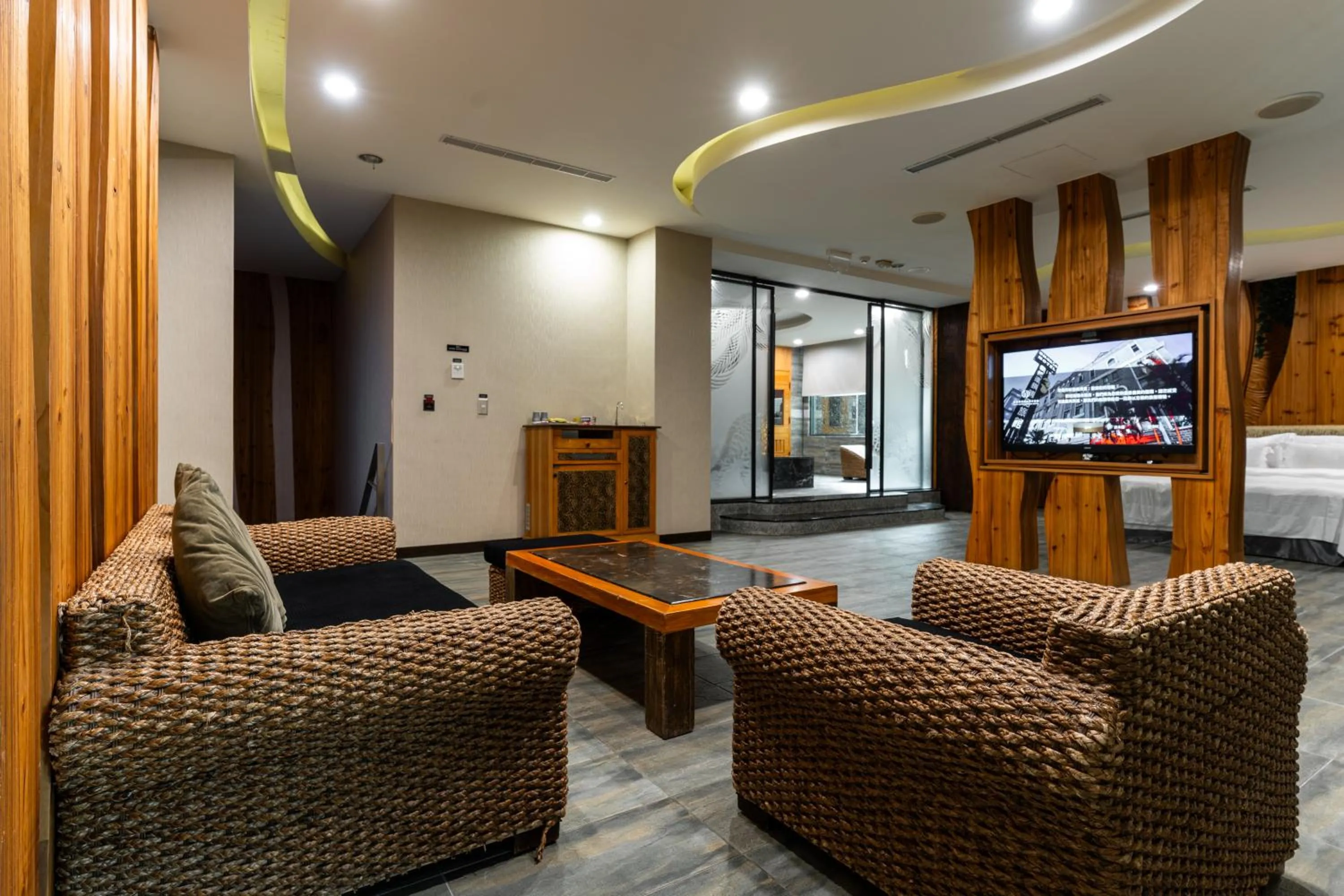 TV and multimedia in OHYA Chain Boutique Motel-Xinying