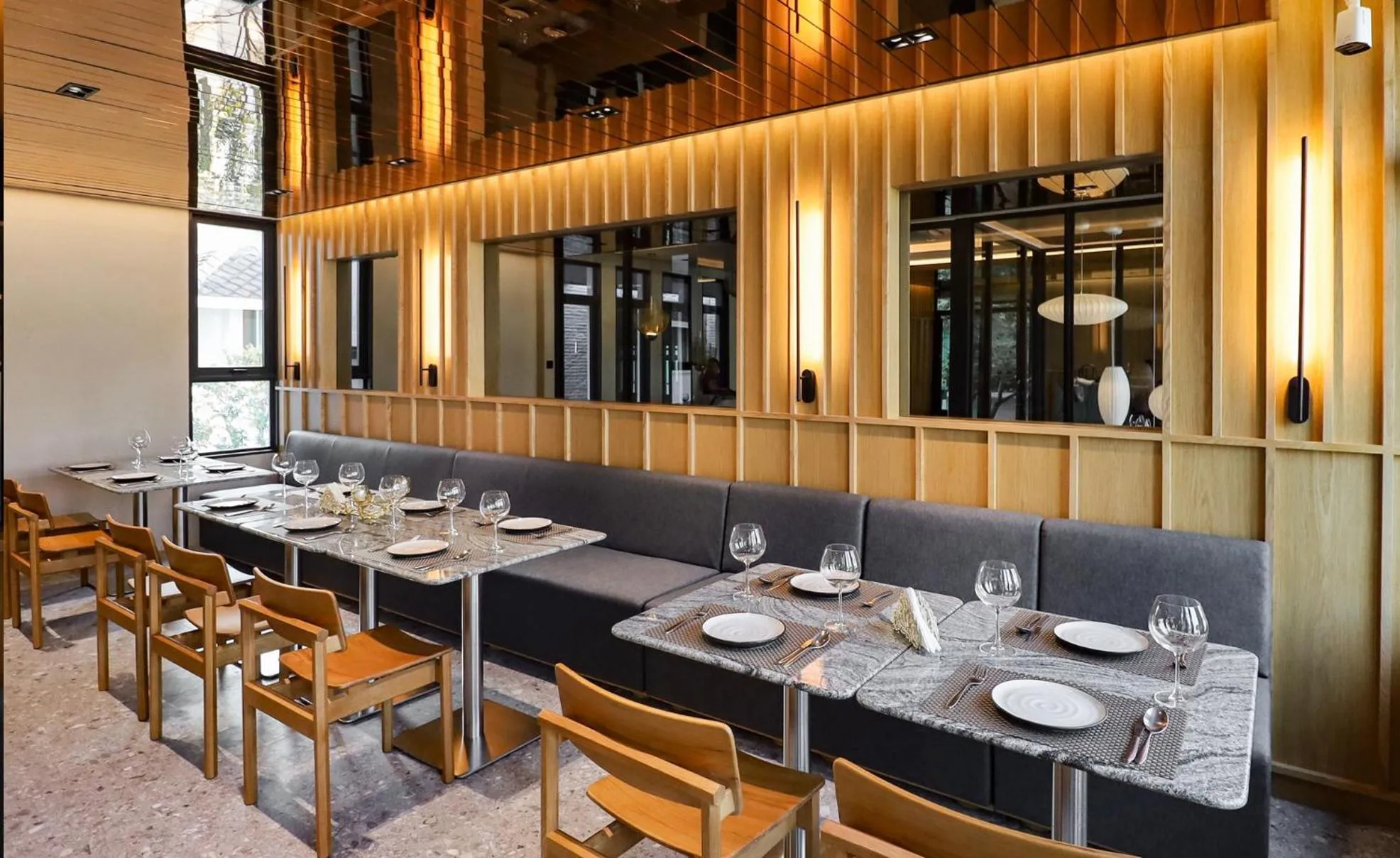 Restaurant/places to eat in SHAN Villas Sukhumvit ฌานวิลล่า สุขุมวิท