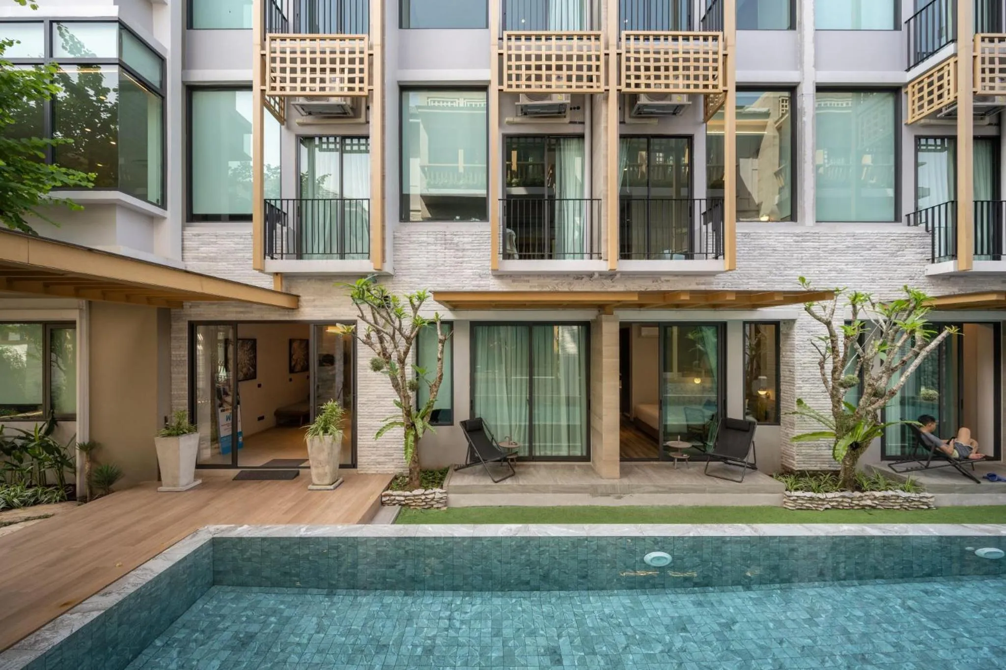 Swimming pool in SHAN Villas Sukhumvit ฌานวิลล่า สุขุมวิท
