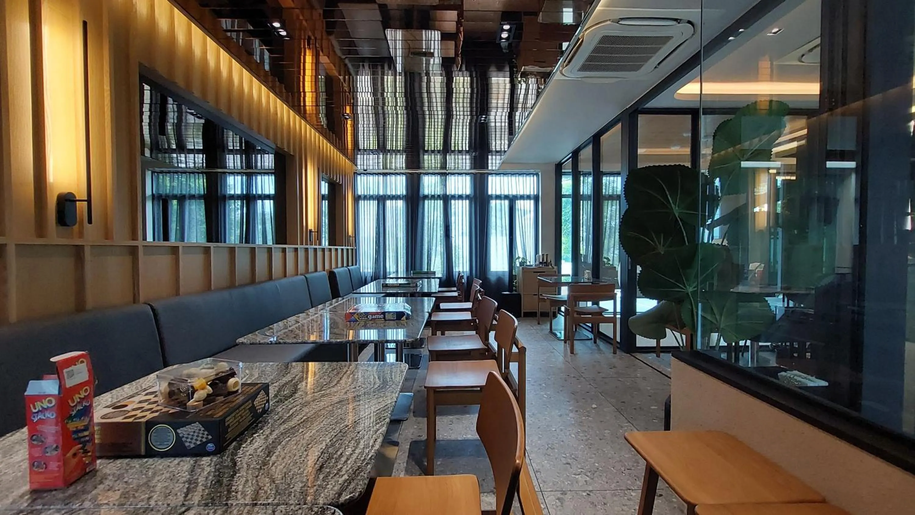 Restaurant/places to eat in SHAN Villas Sukhumvit ฌานวิลล่า สุขุมวิท