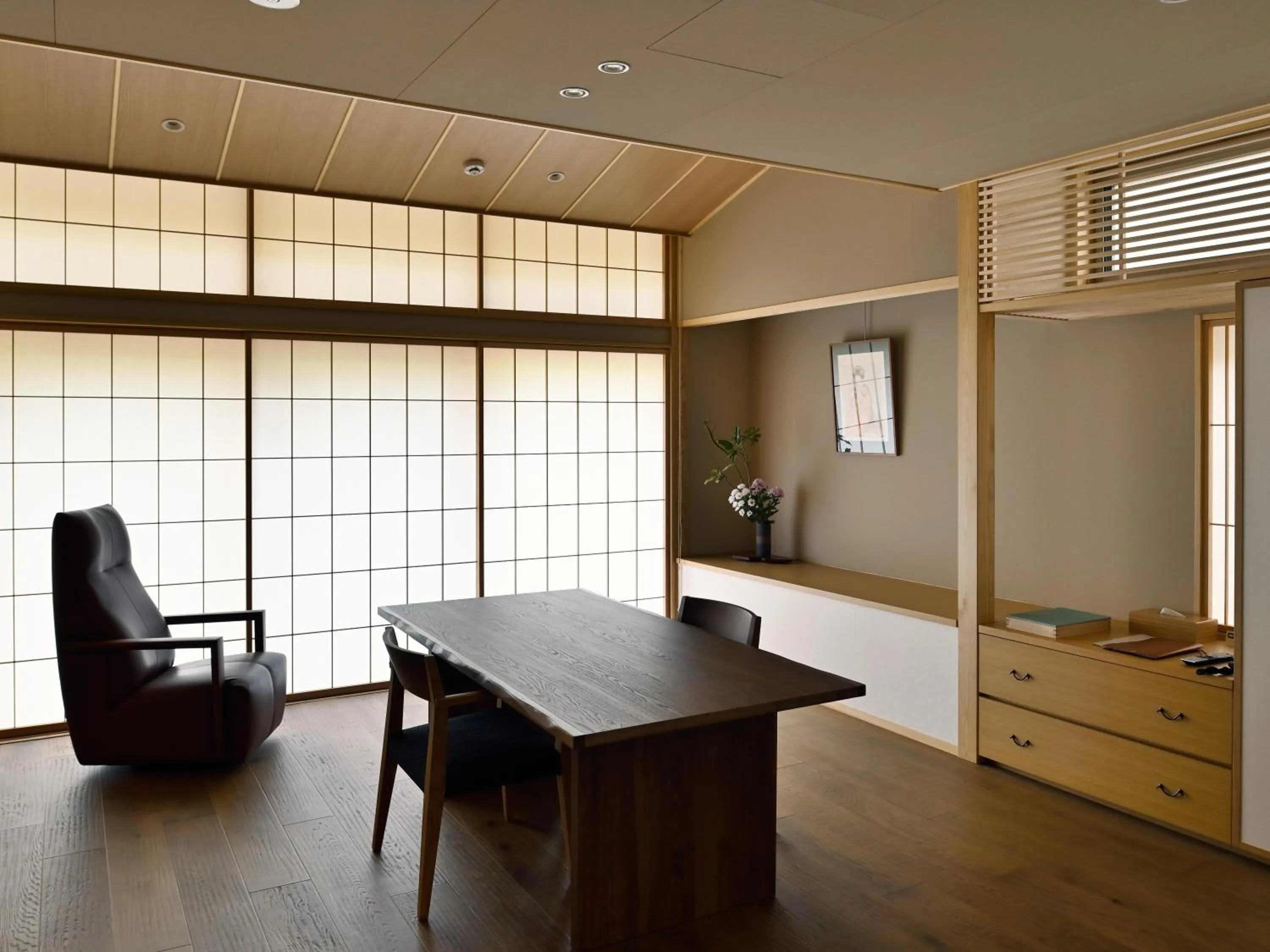 Photo of the whole room in Beniya