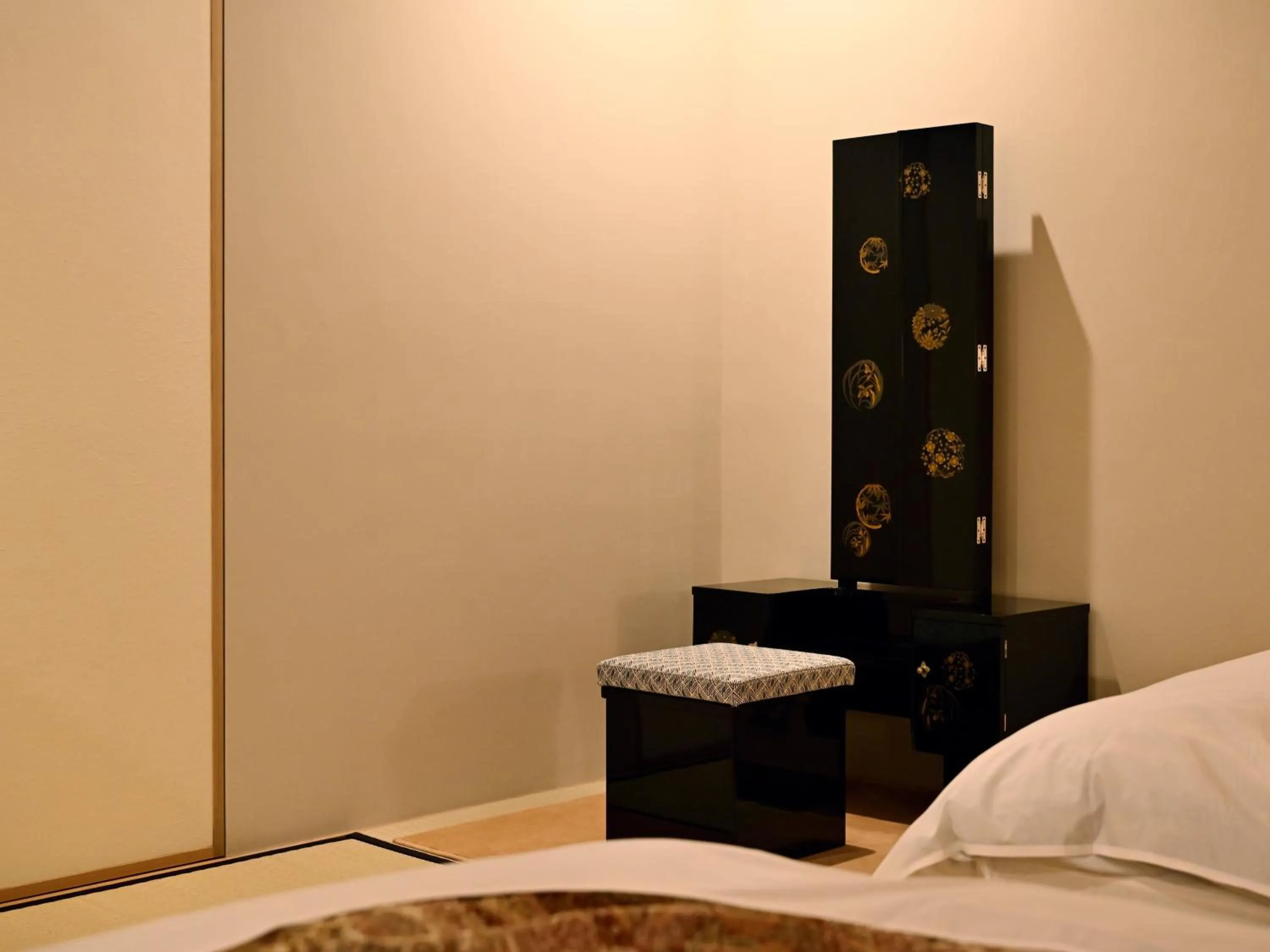 Photo of the whole room, Bed in Beniya