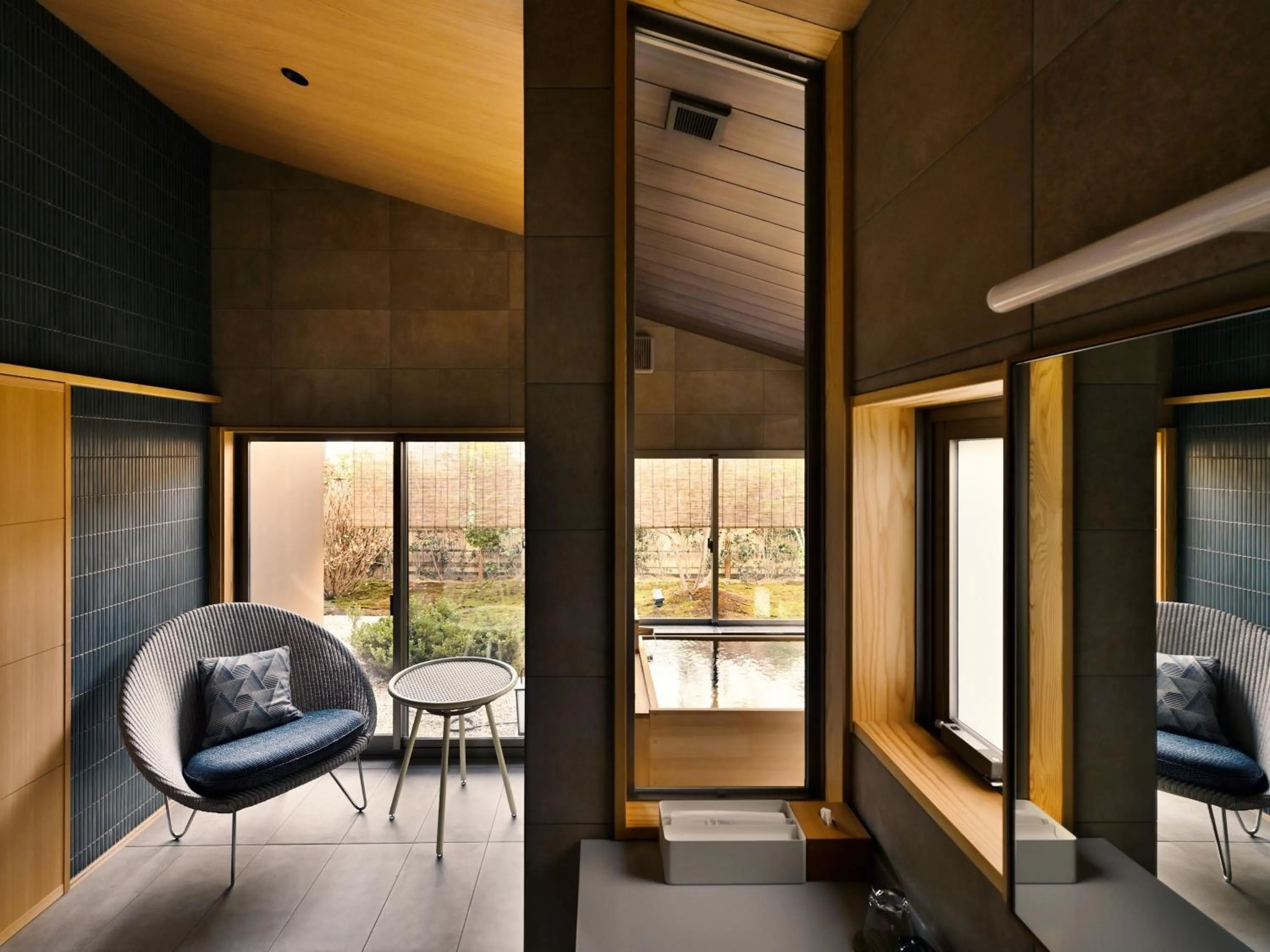 Photo of the whole room in Beniya