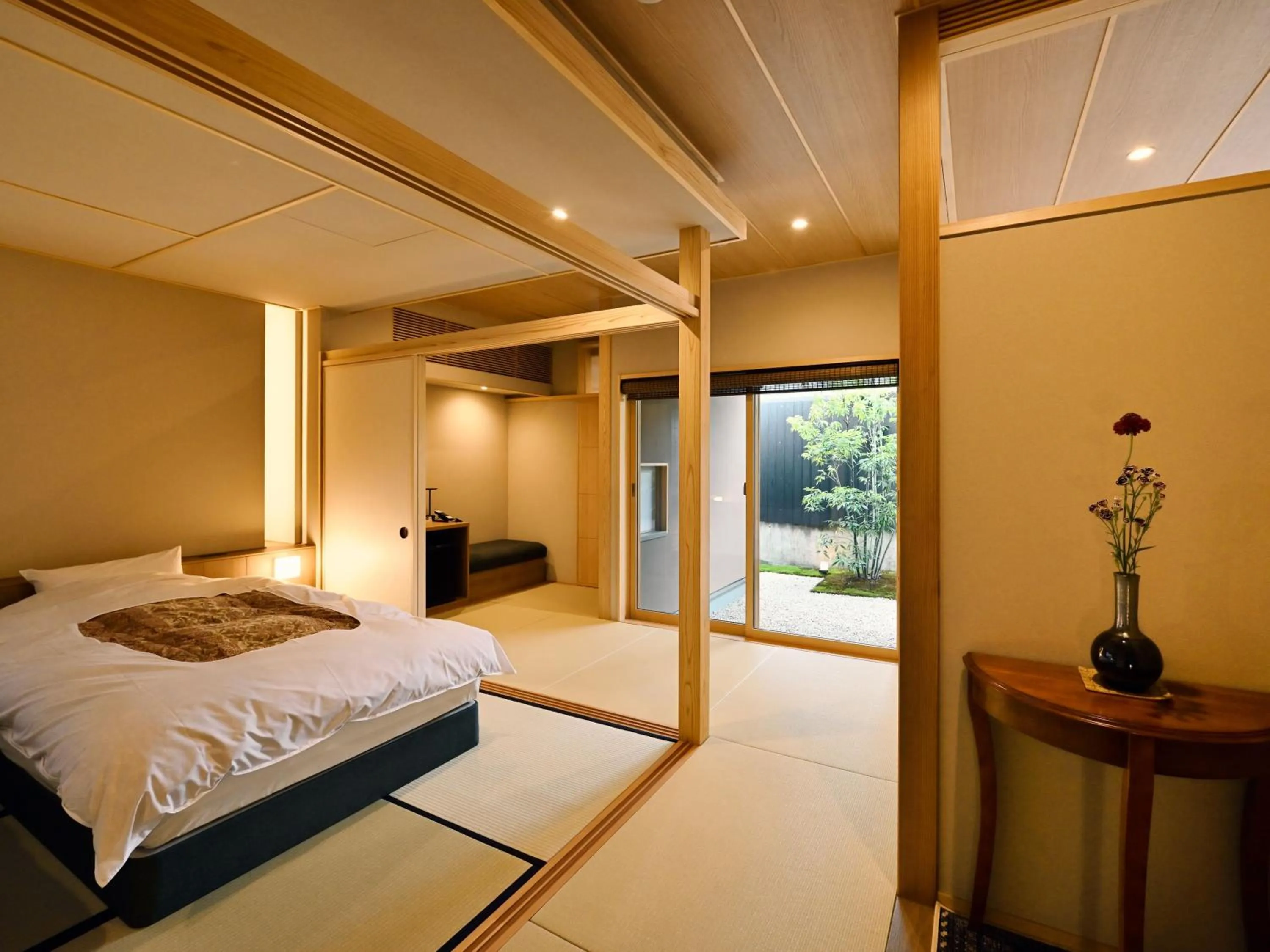 Photo of the whole room, Bed in Beniya