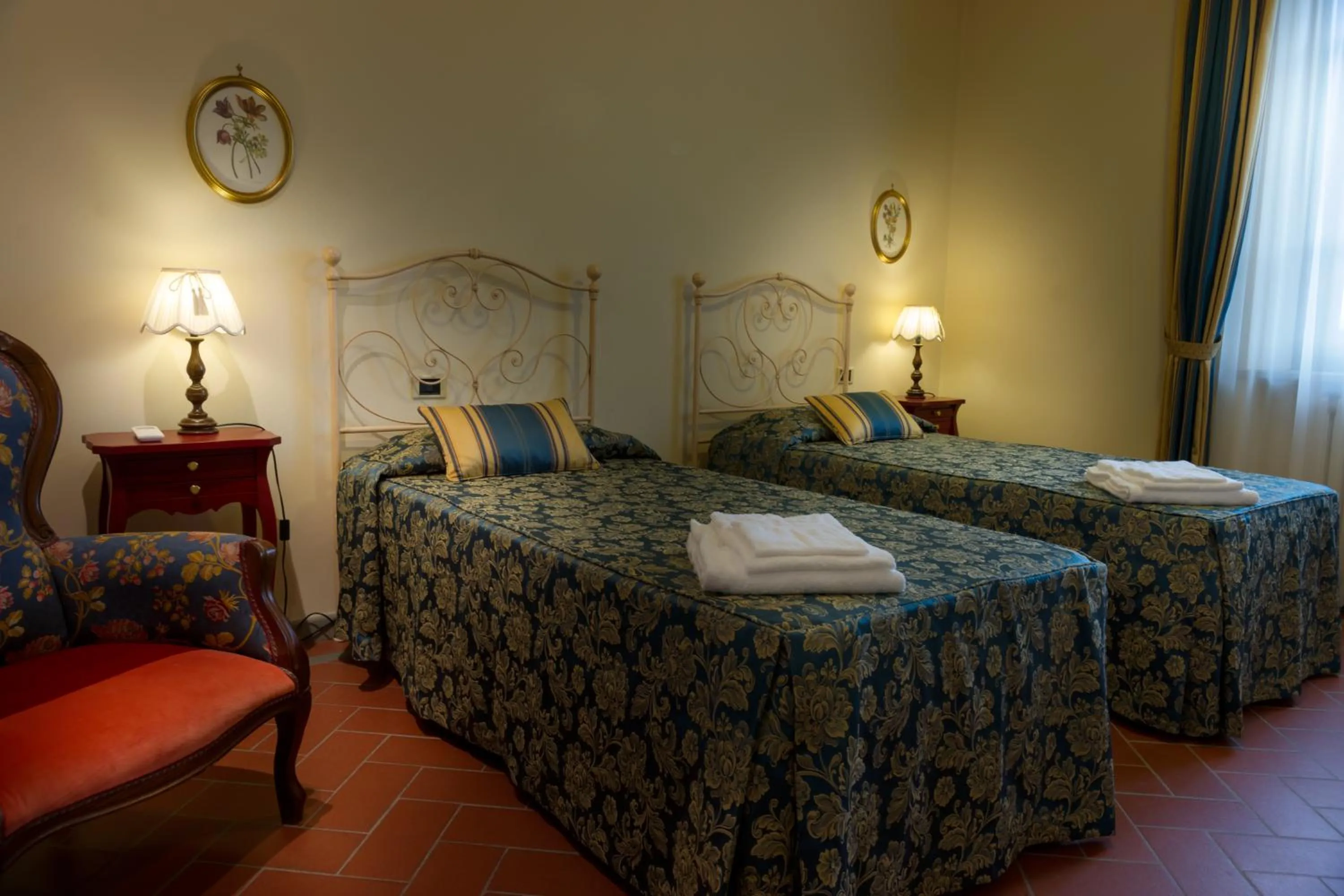Photo of the whole room, Bed in Villa Colombai
