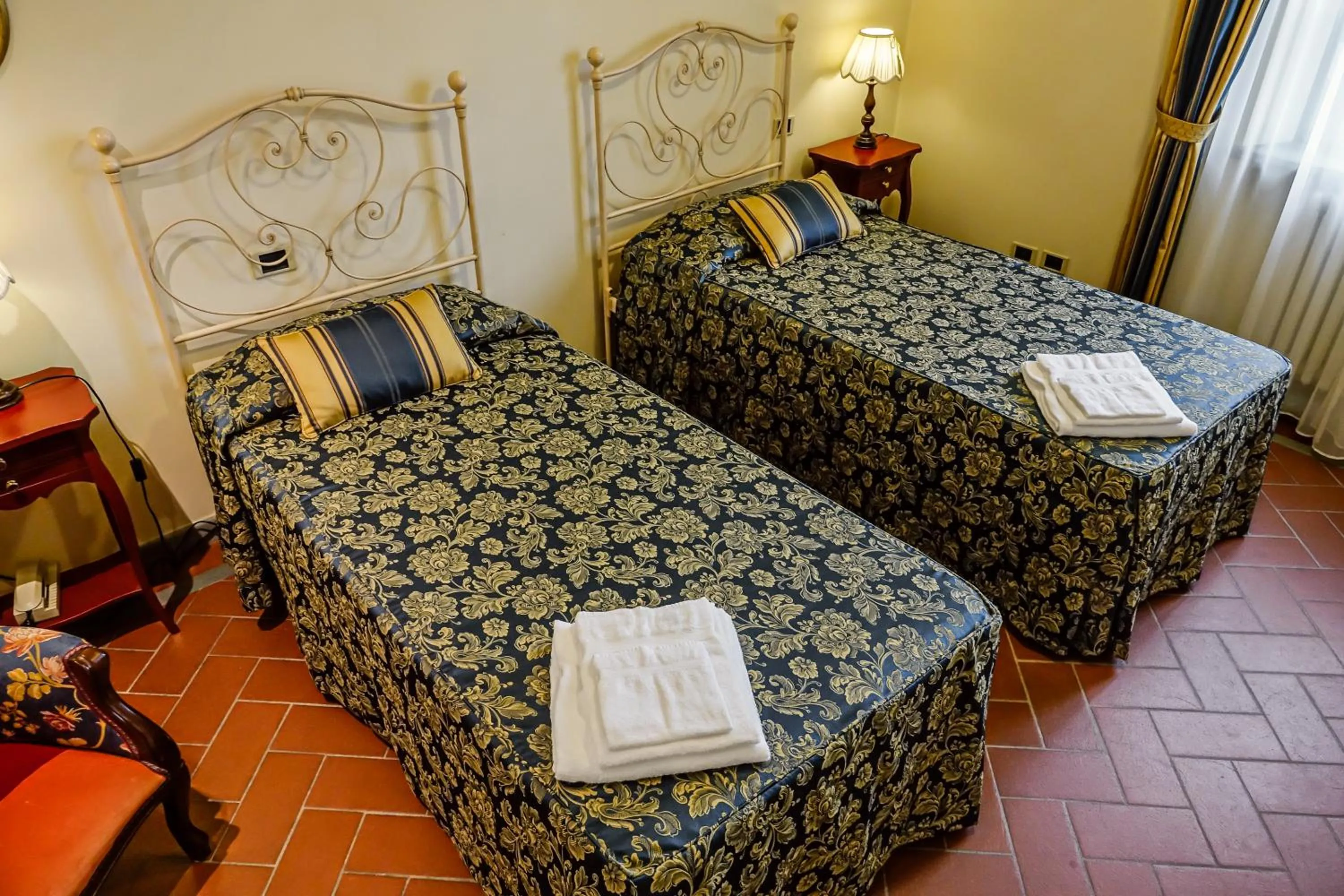 Photo of the whole room, Bed in Villa Colombai