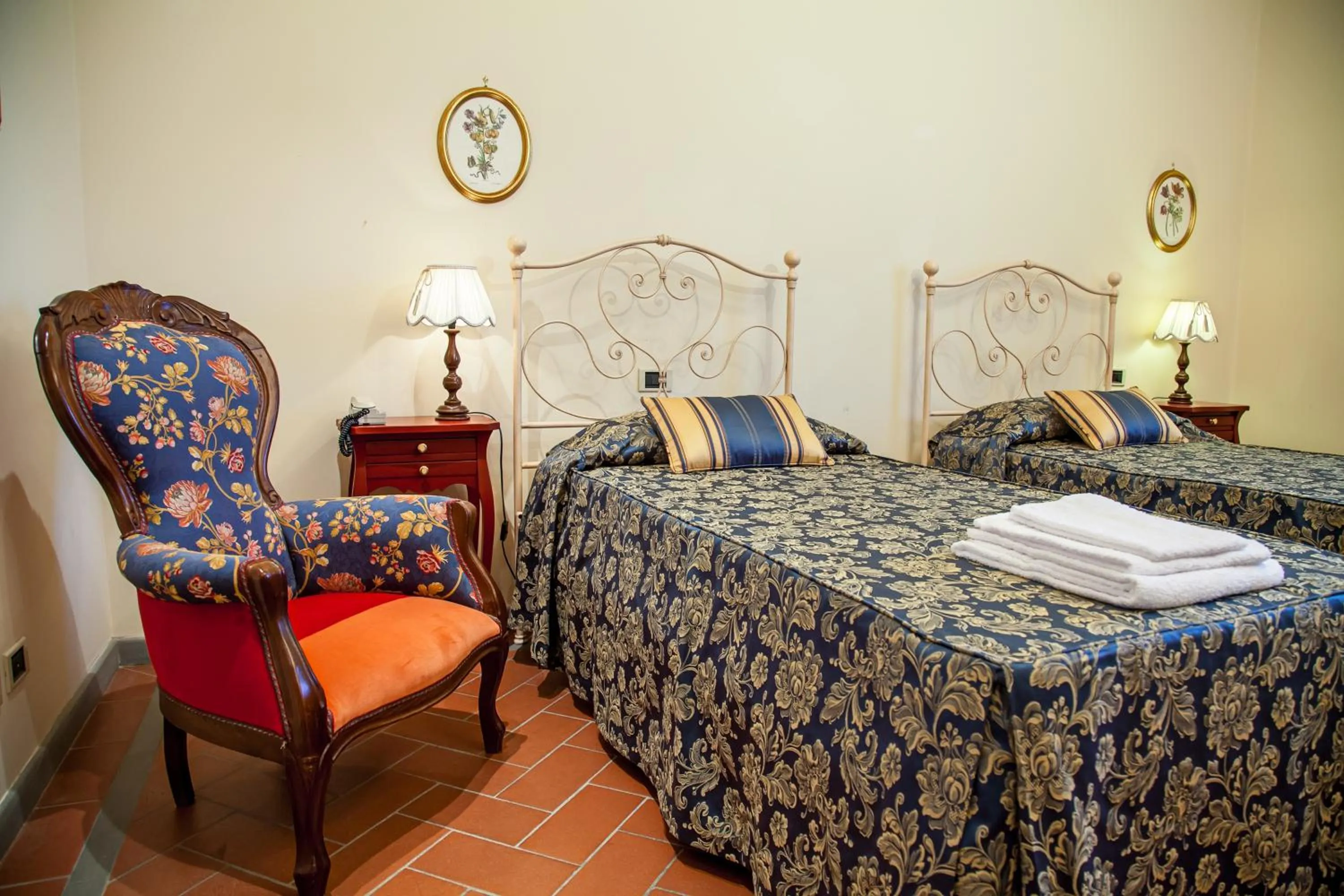 Bedroom, Bed in Villa Colombai
