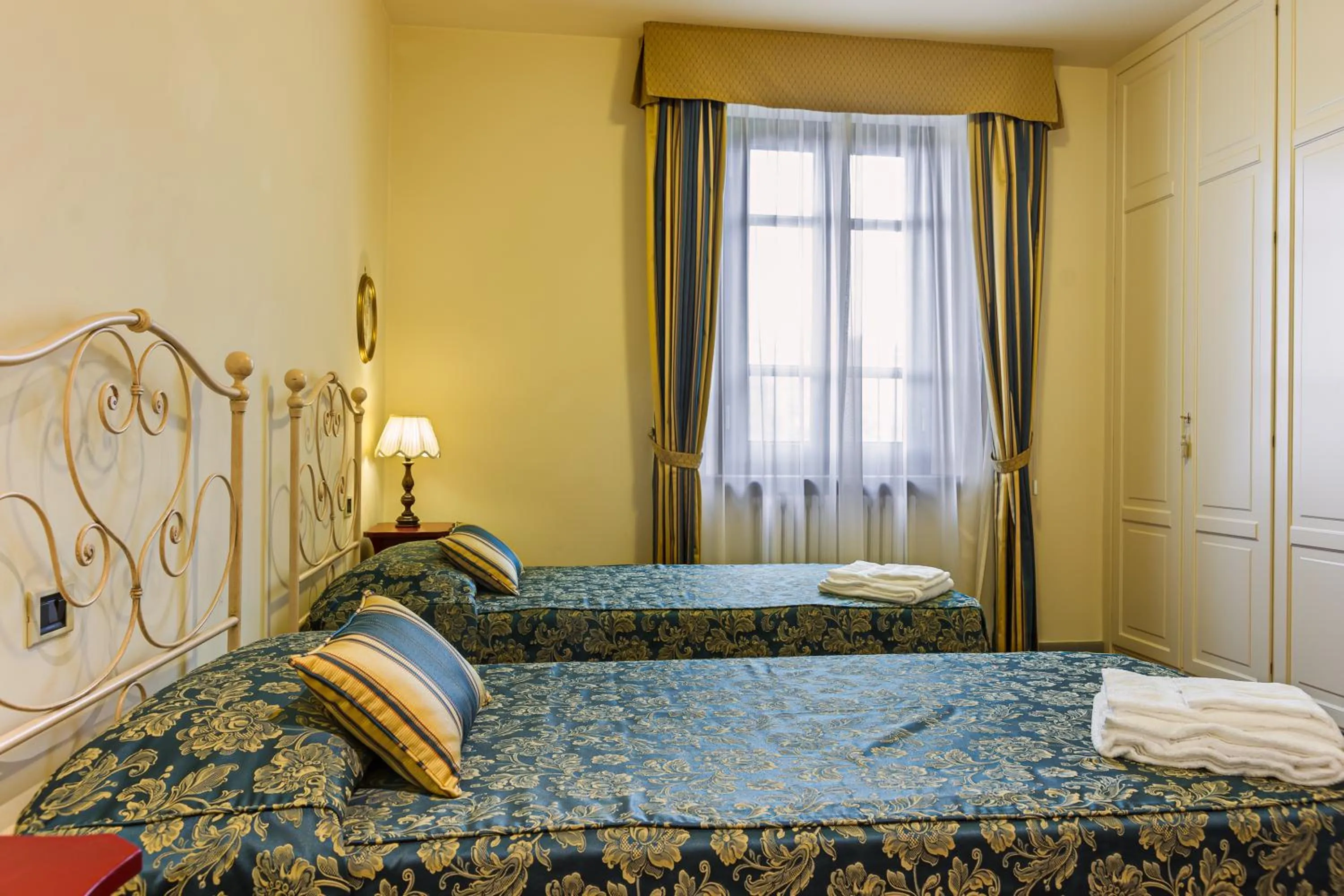 Photo of the whole room, Bed in Villa Colombai