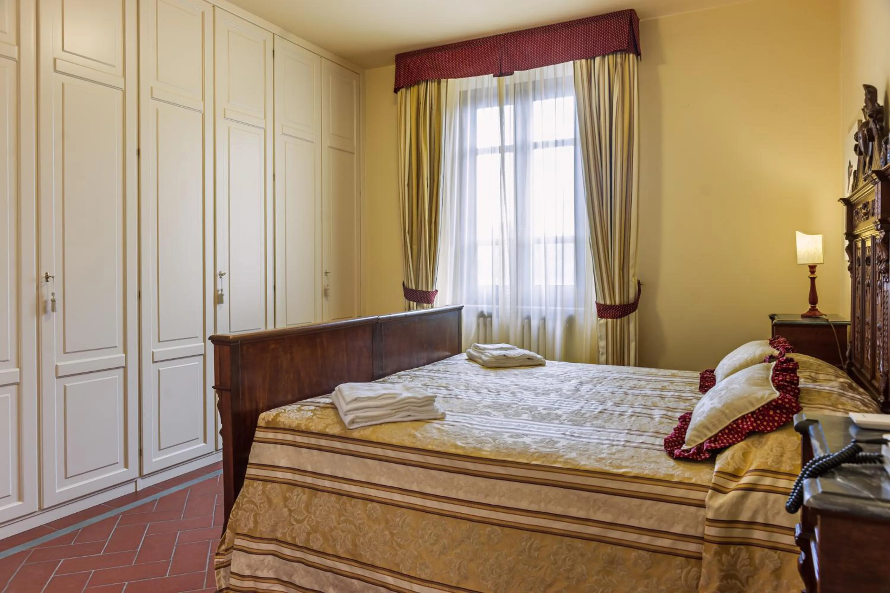 Photo of the whole room, Bed in Villa Colombai