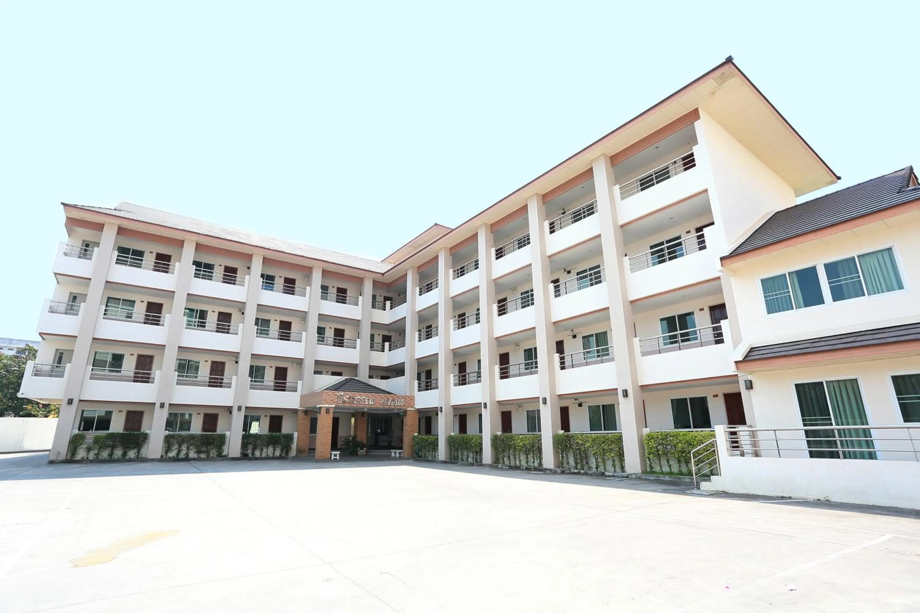 Property building in วีรวรรณ เพลส Weerawan Place