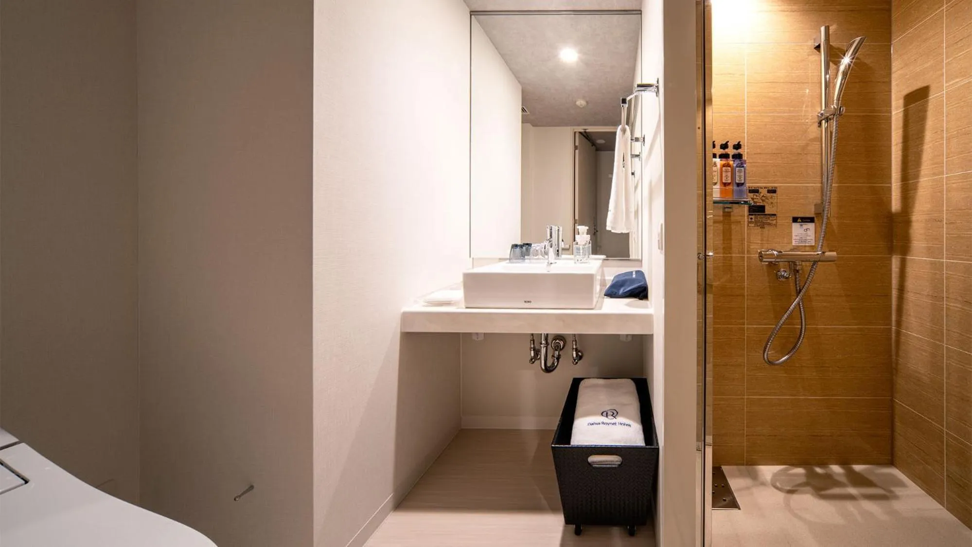 Shower in DEL style Ikebukuro Higashiguchi by Daiwa Roynet Hotel