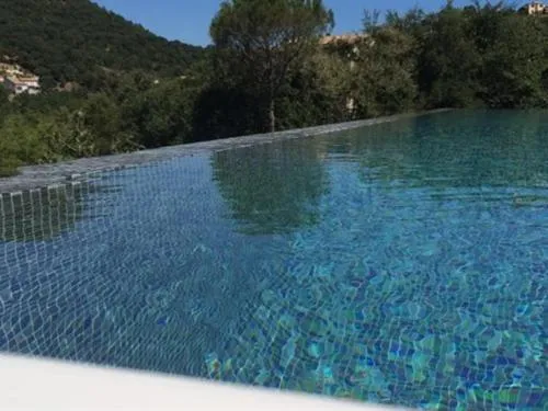 Pool view in Le Mas de la Verrerie