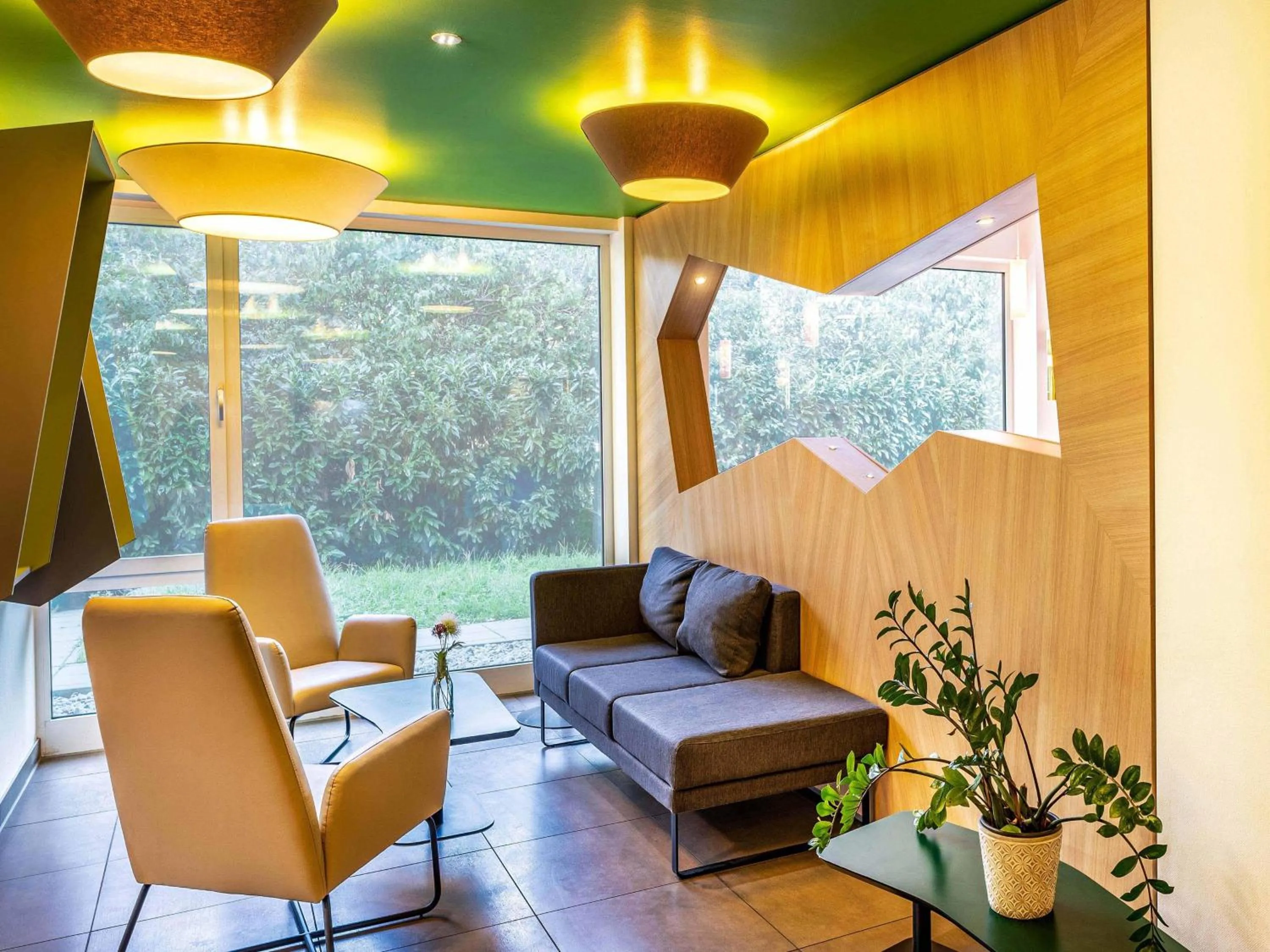 Lobby or reception in B&B Hotel Freiburg-Süd