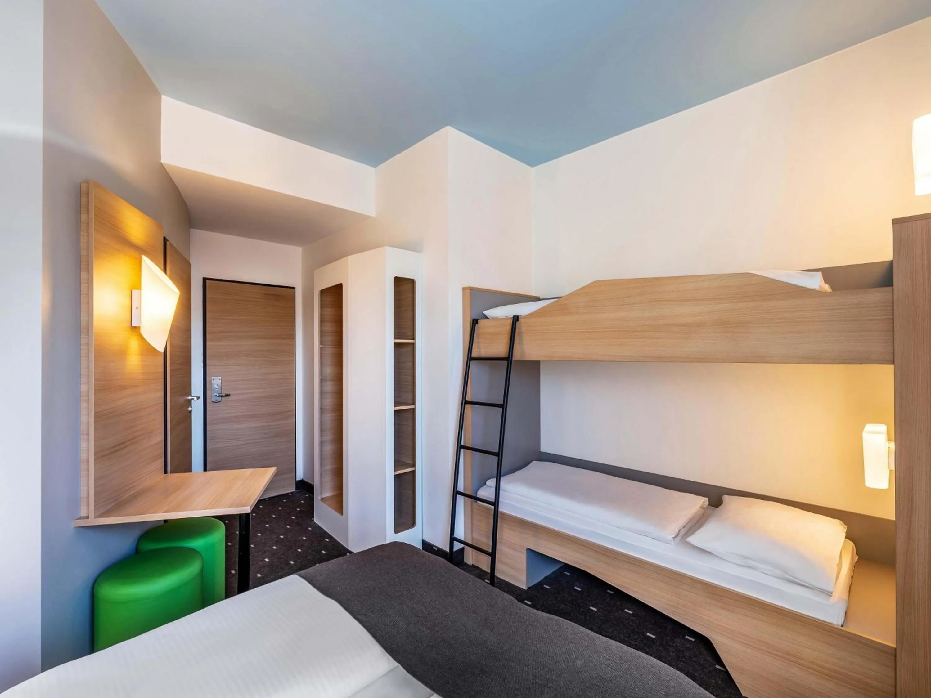 Bed in B&B Hotel Freiburg-Süd