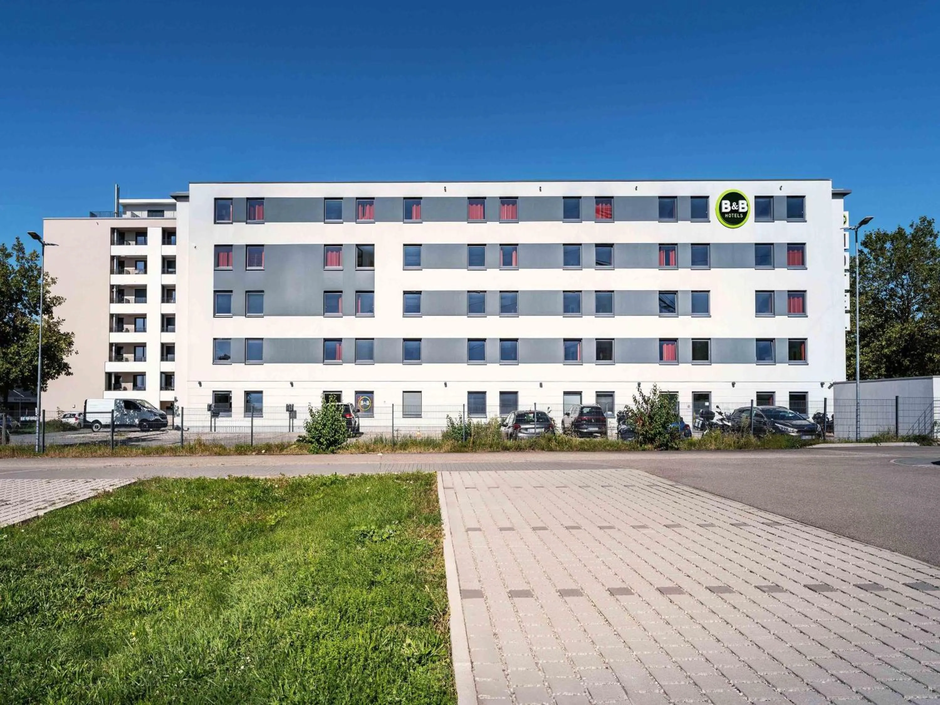 Property building in B&B Hotel Freiburg-Süd