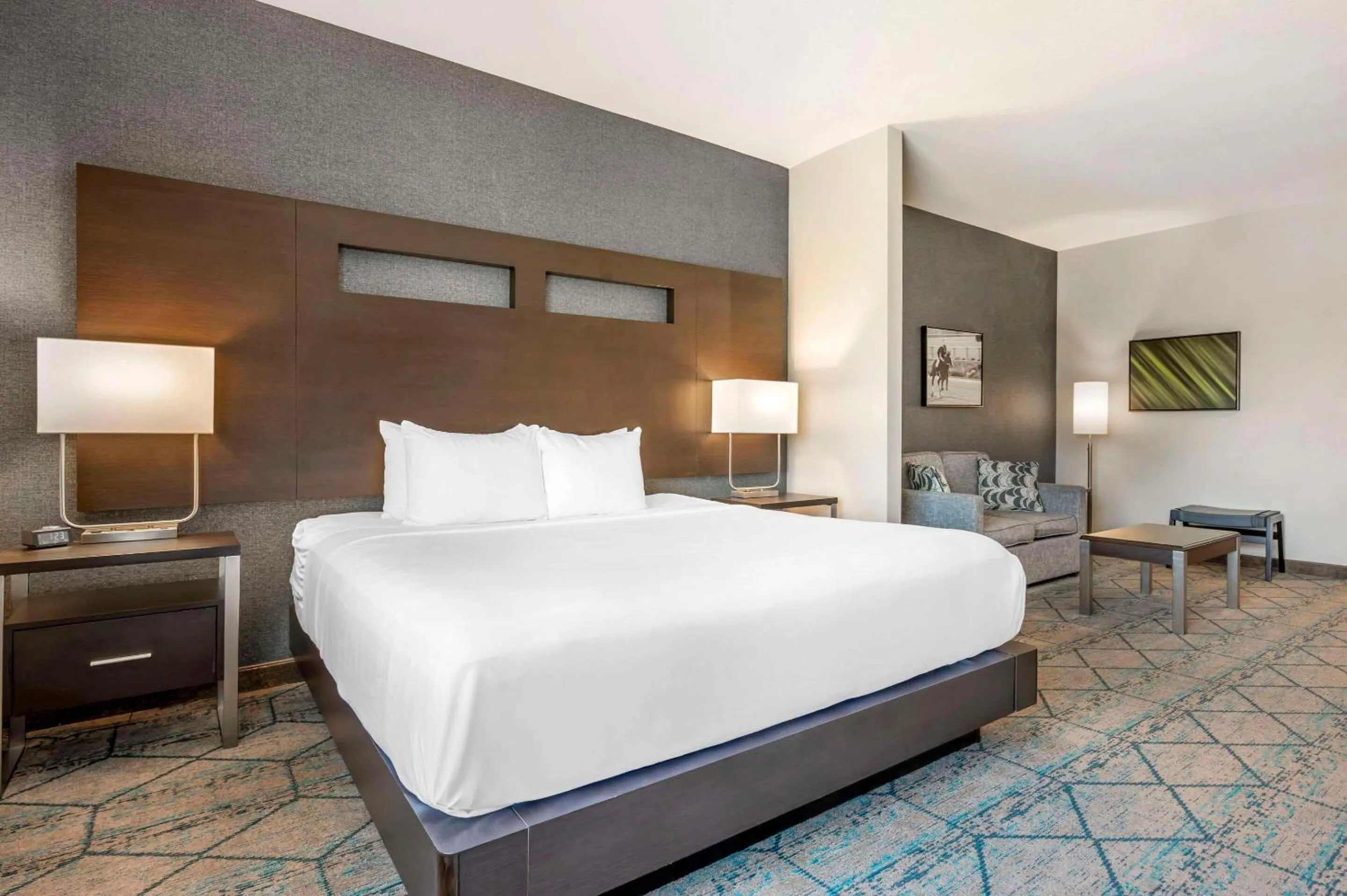 Bedroom, Bed in Comfort Inn & Suites Clarksville - Louisville North