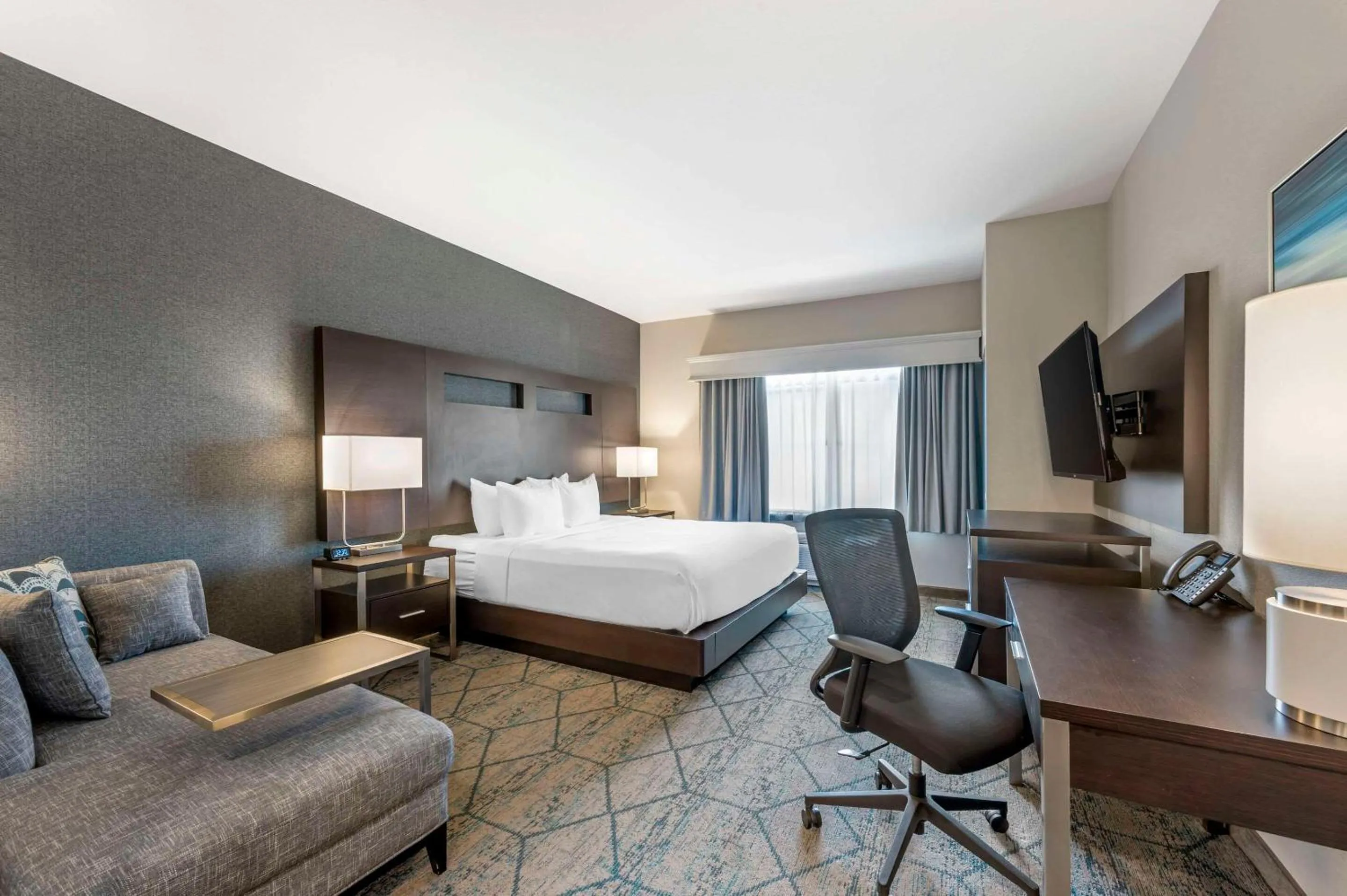 Bedroom, Bed in Comfort Inn & Suites Clarksville - Louisville North