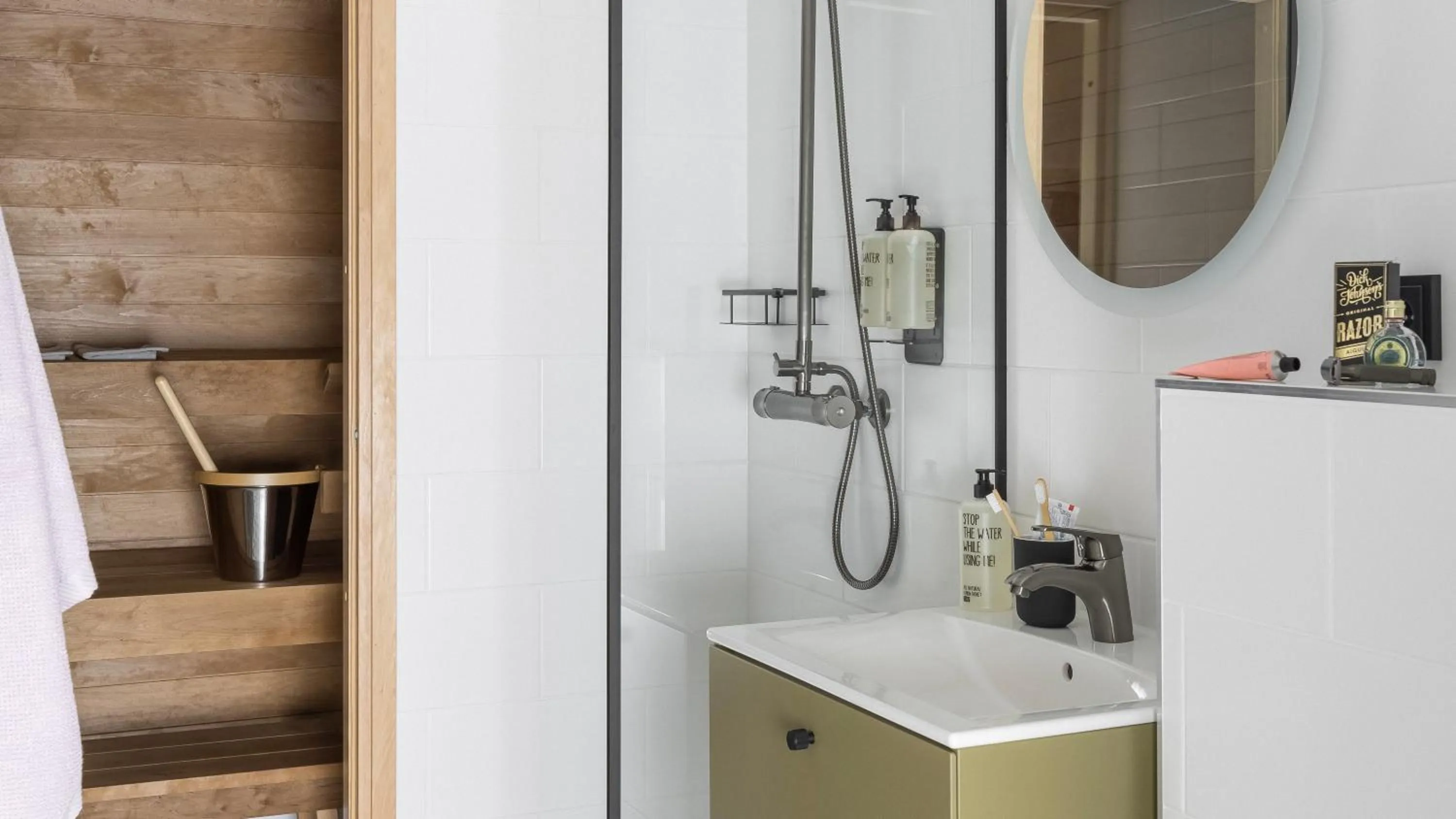 Bathroom in Bob W Helsinki City Centre