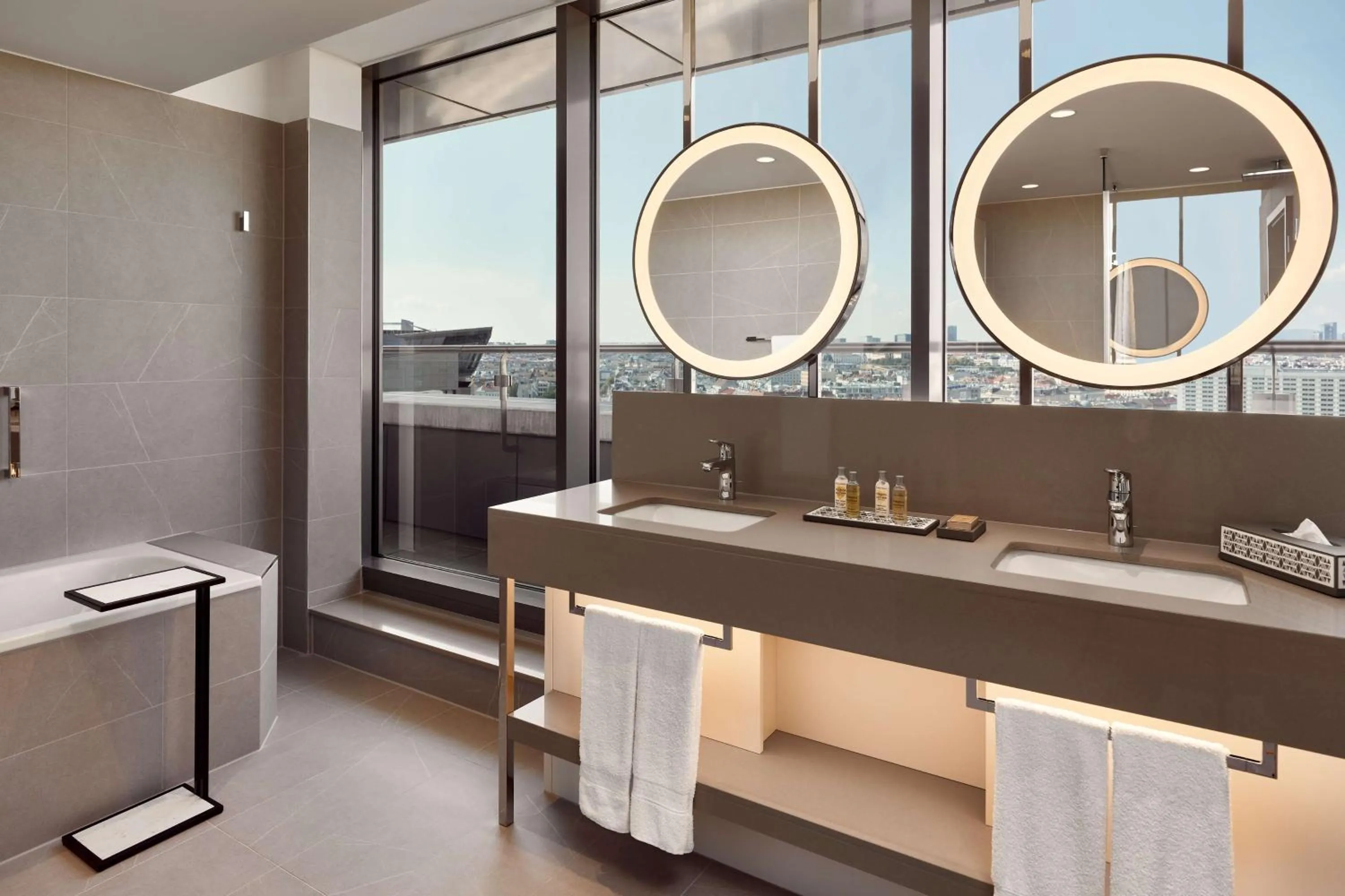 Bathroom in Hilton Vienna Park