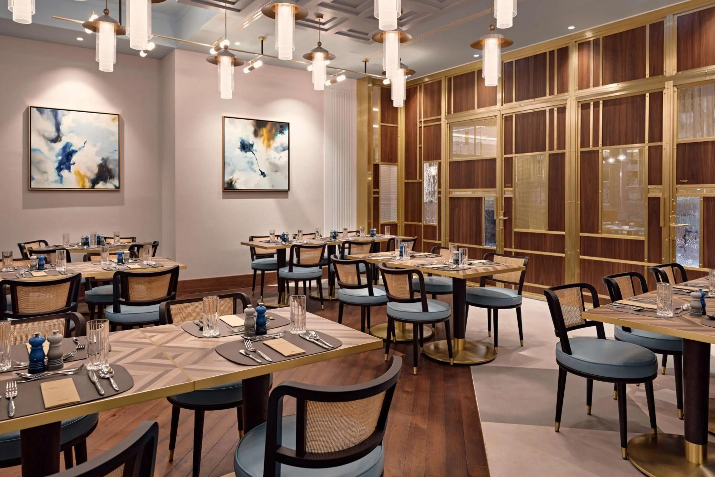 Restaurant/places to eat in Hilton Vienna Park