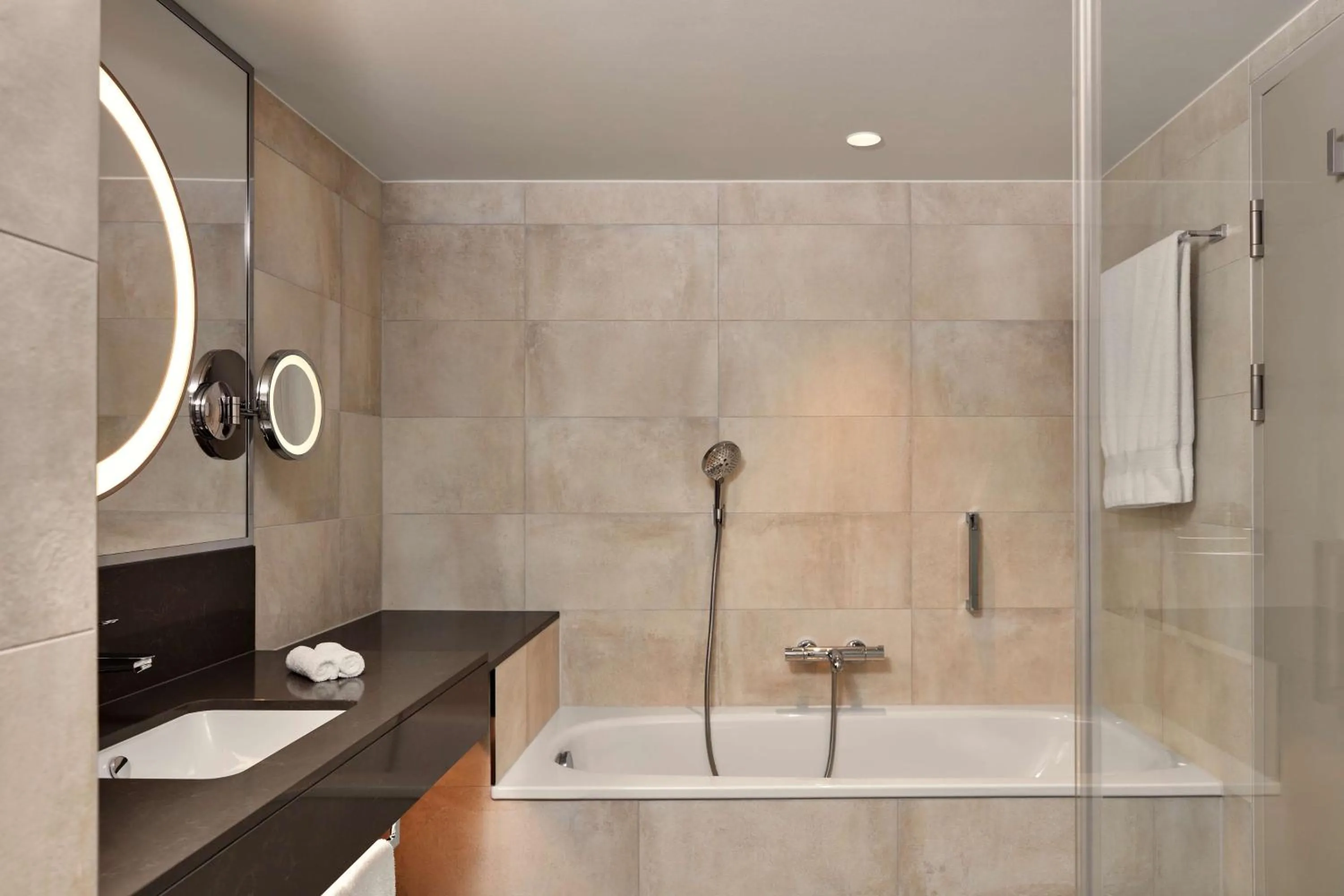 Bathroom in Hilton Vienna Park