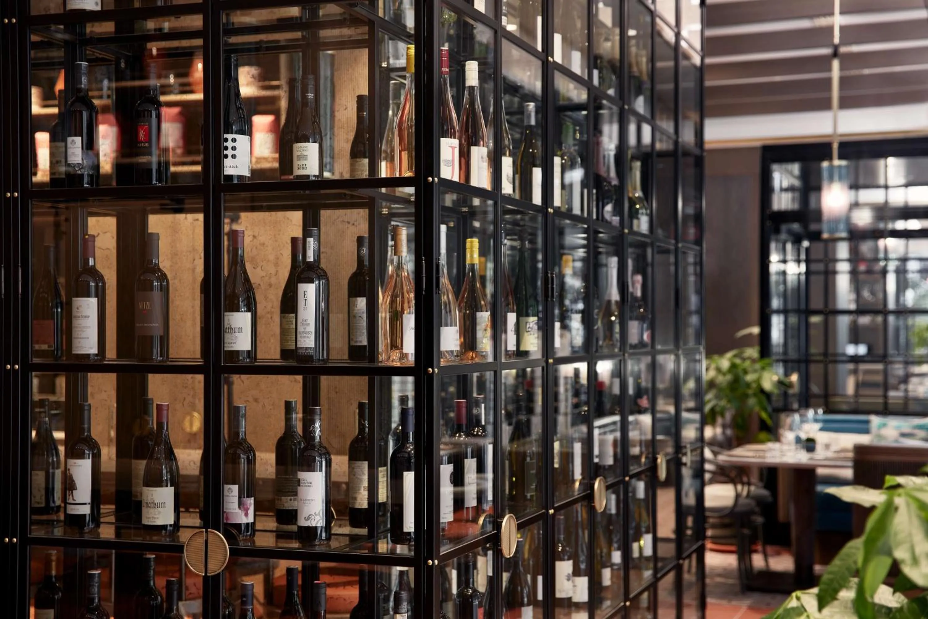 Restaurant/places to eat in Hilton Vienna Park