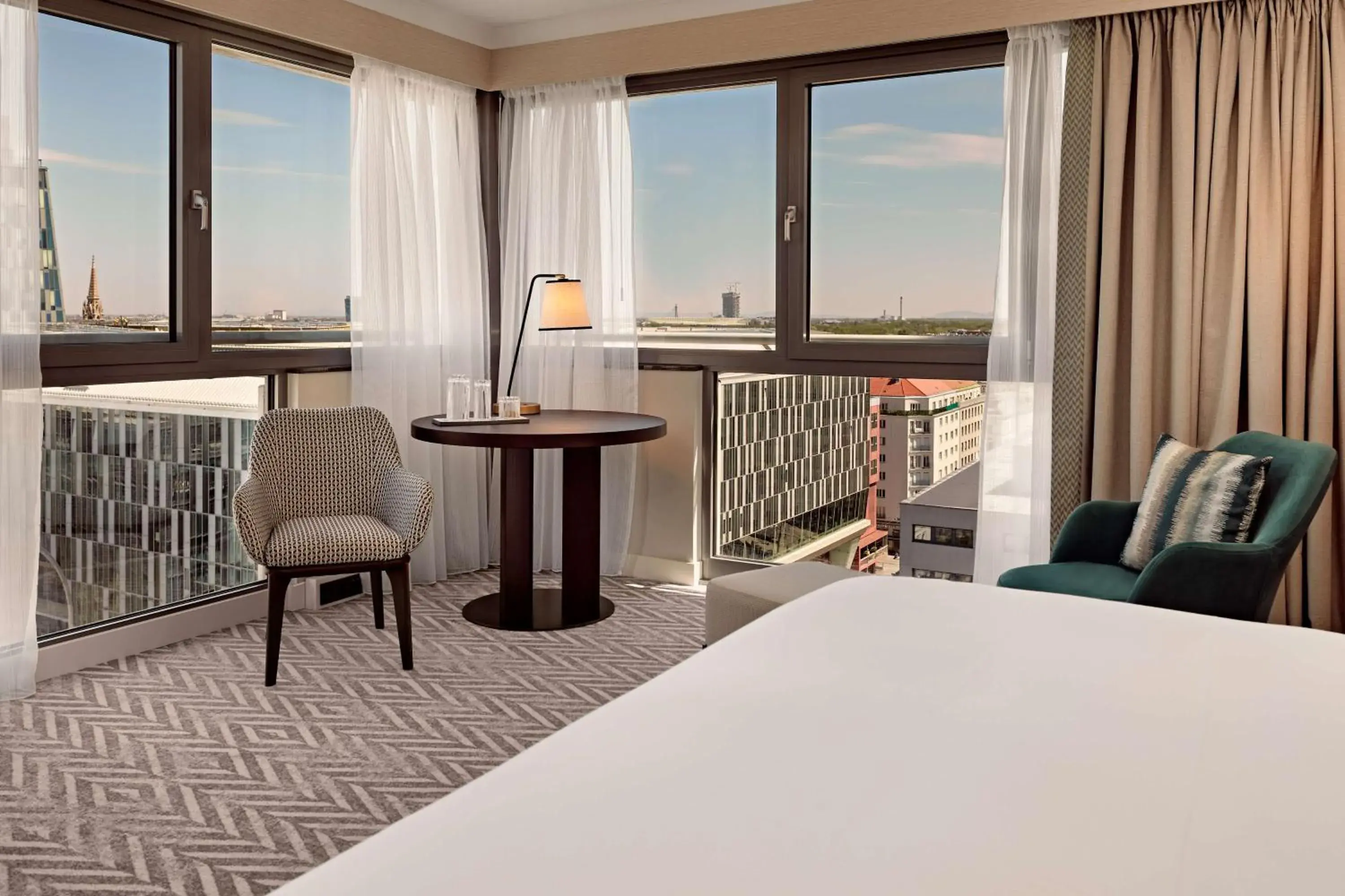 Corner King Room in Hilton Vienna Park Corner King Room in Hilton Vienna Park