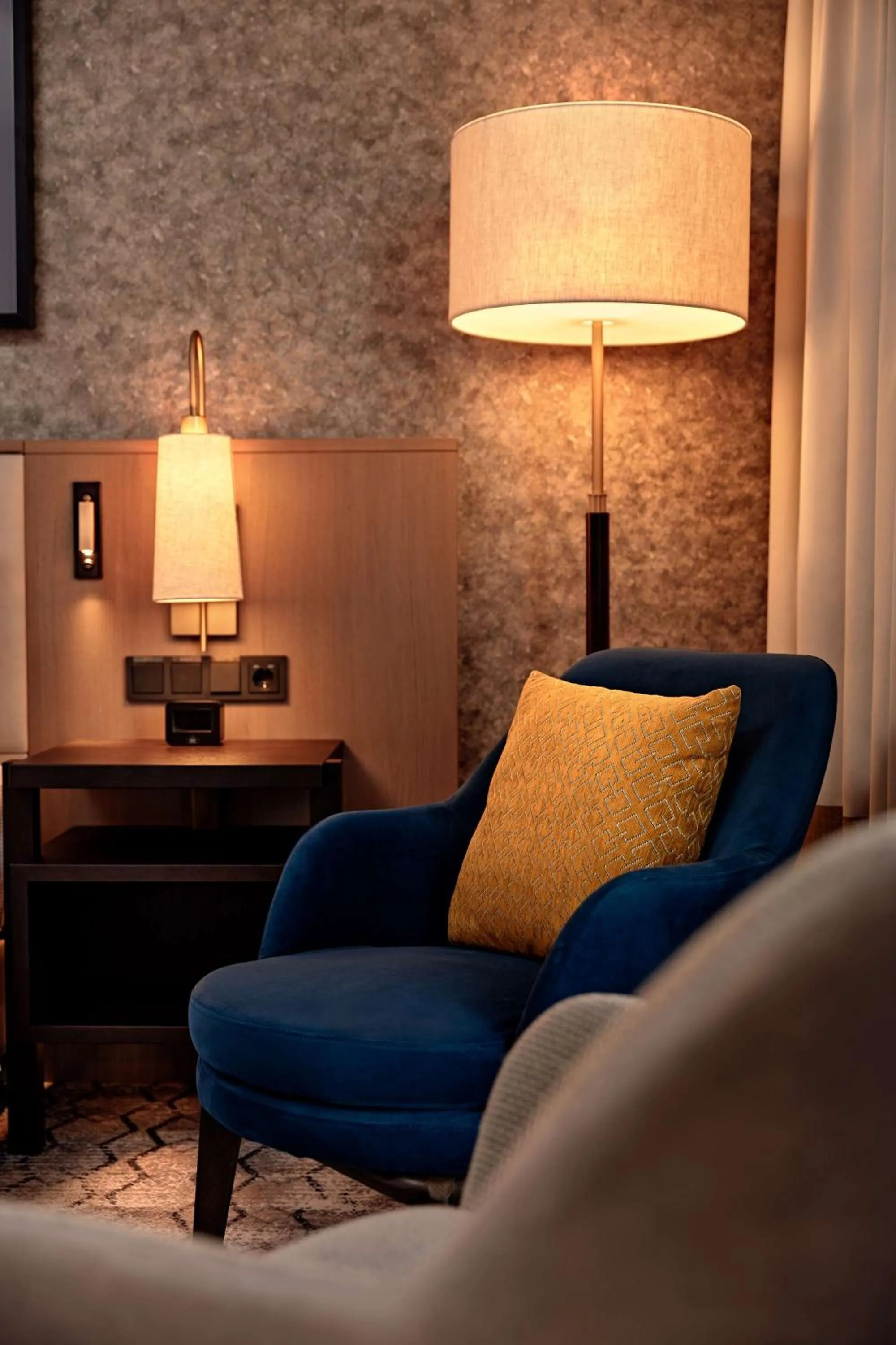 Living room in Hilton Vienna Park