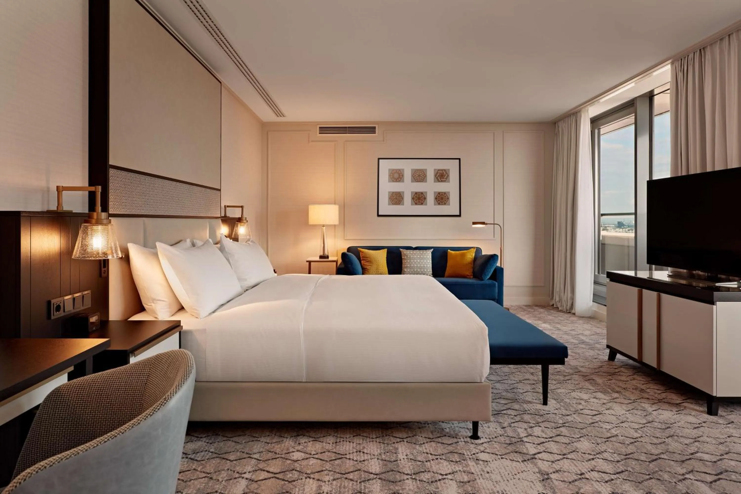 Living room, Bed in Hilton Vienna Park