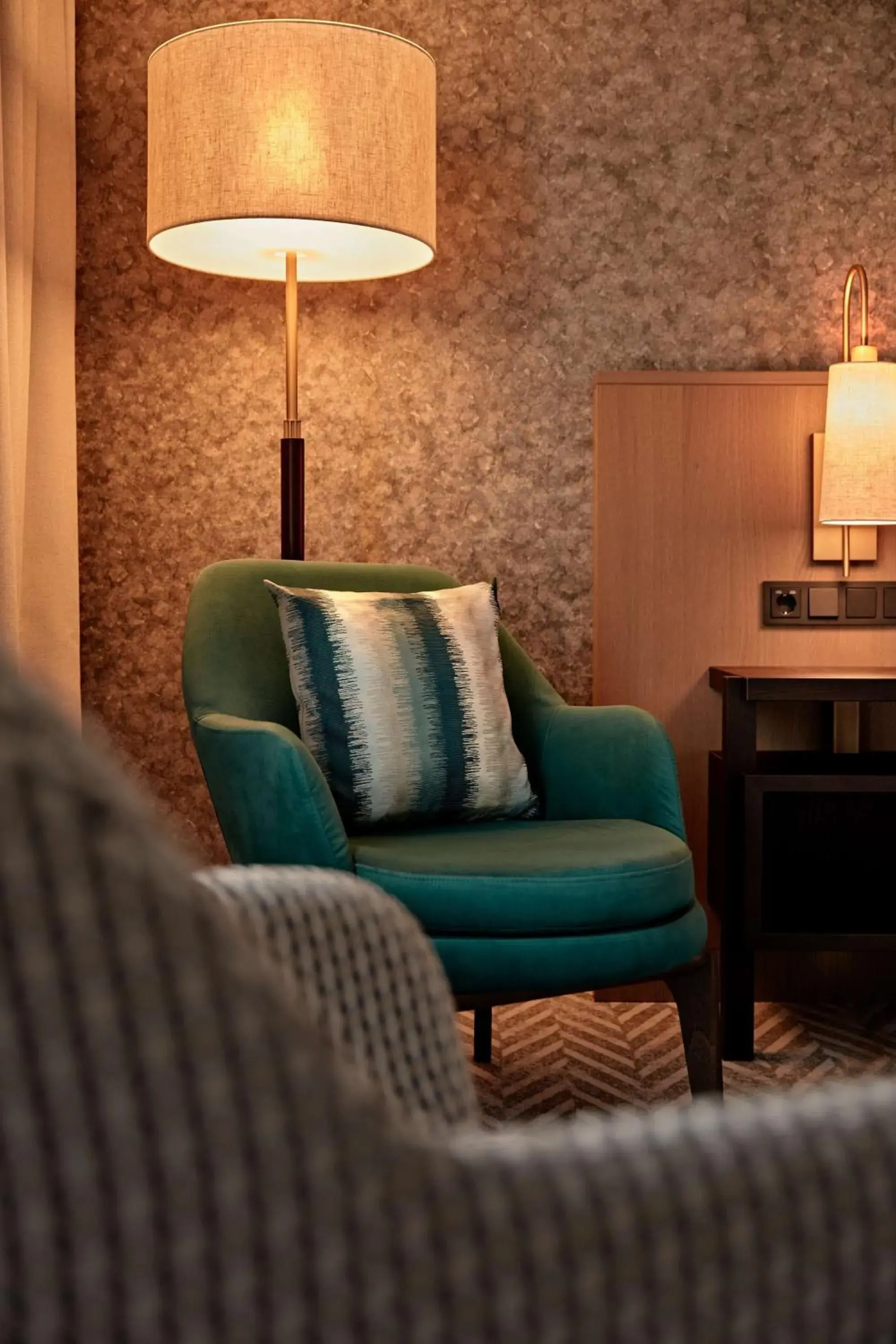 Family Connecting King Room with Twin Bed in Hilton Vienna Park Family Connecting King Room with Twin Bed in Hilton Vienna Park