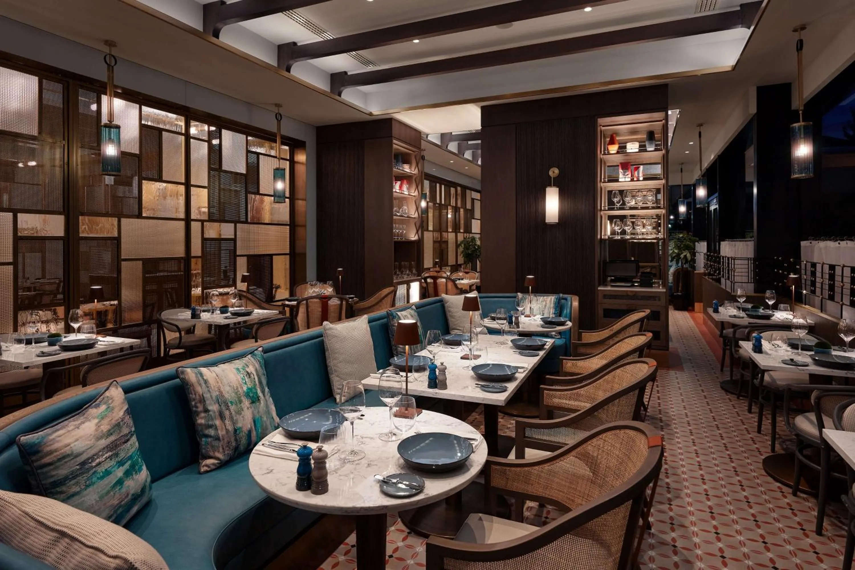 Restaurant/places to eat in Hilton Vienna Park